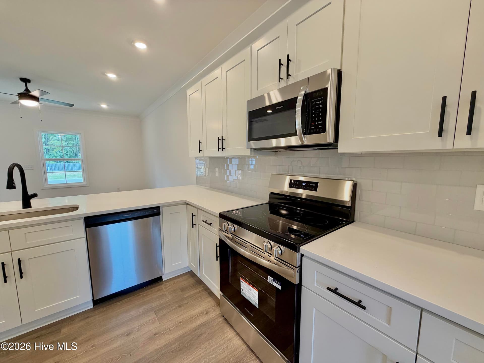 Townhouse at 483 Timbercrest Circle SE, Bolivia, NC 28422, photo 18 of 65