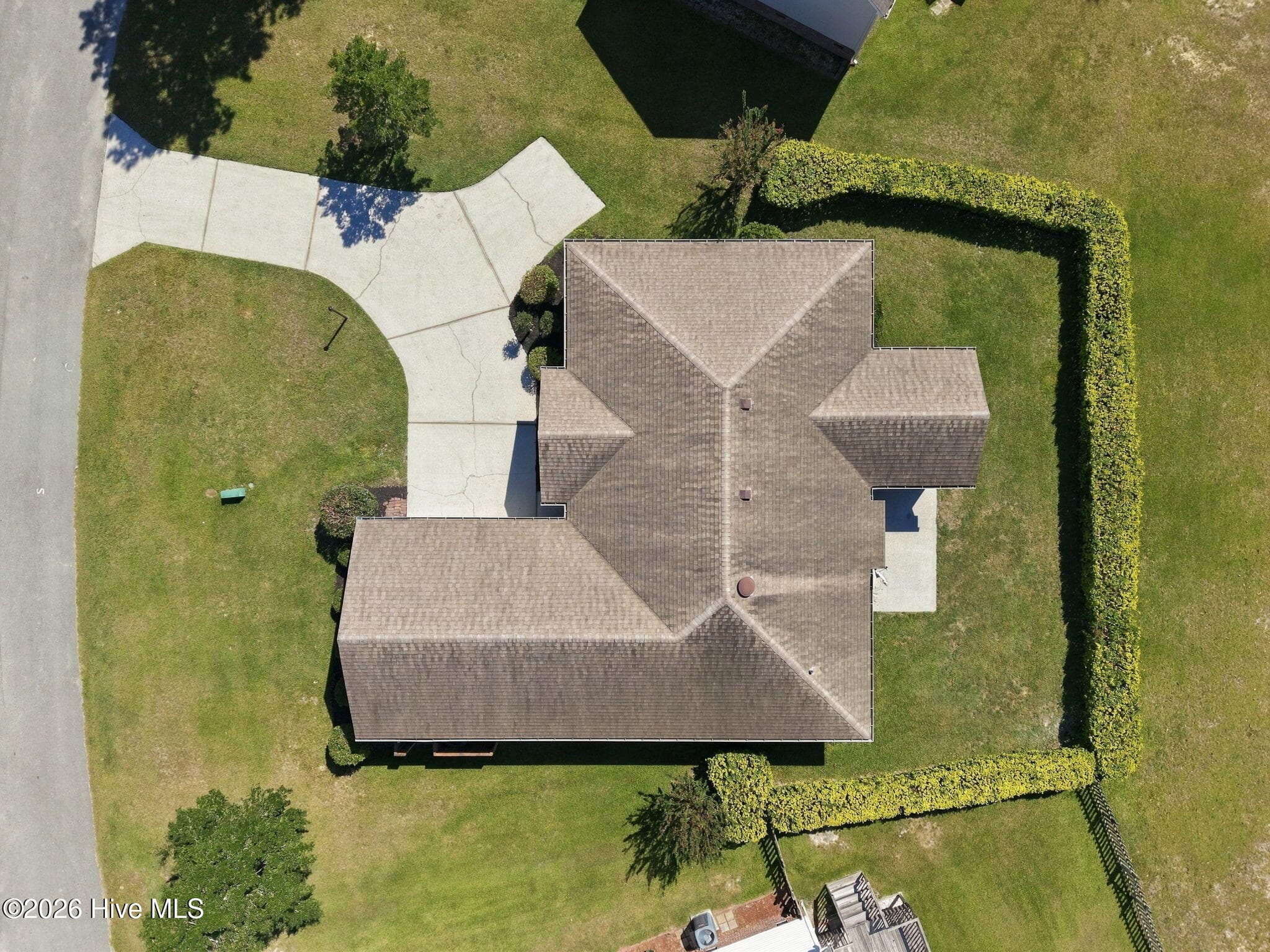 Single Family Residence at 620 Riva Ridge Road, Sneads Ferry, NC 28460, photo 4 of 50