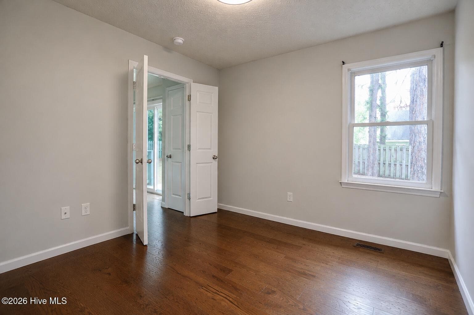 Single Family Residence at 100 Sawmill Road E, Pinehurst, NC 28374, photo 14 of 25