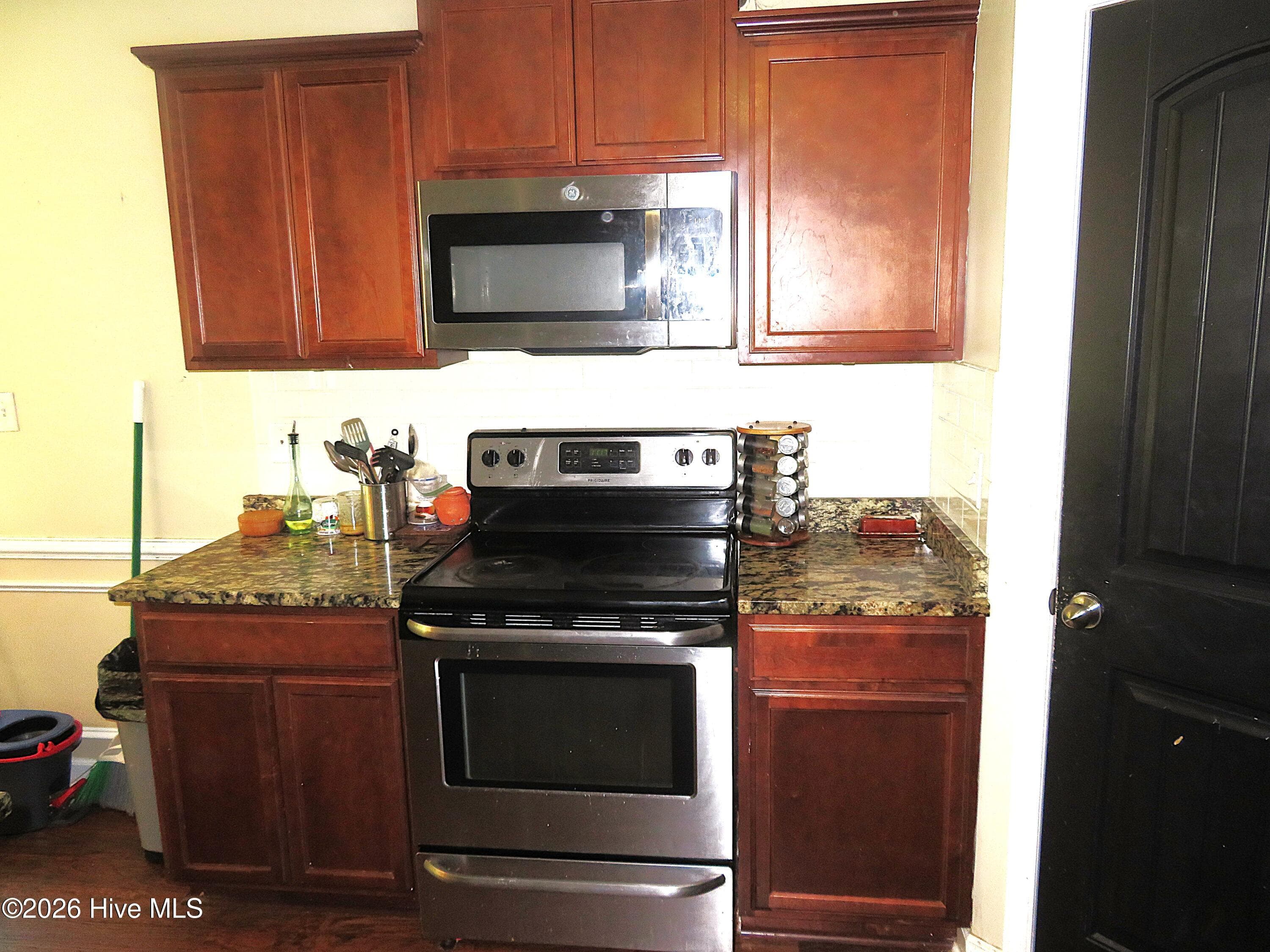 Single Family Residence at 702 Ashley Meadow Lane, Jacksonville, NC 28546, photo 15 of 51