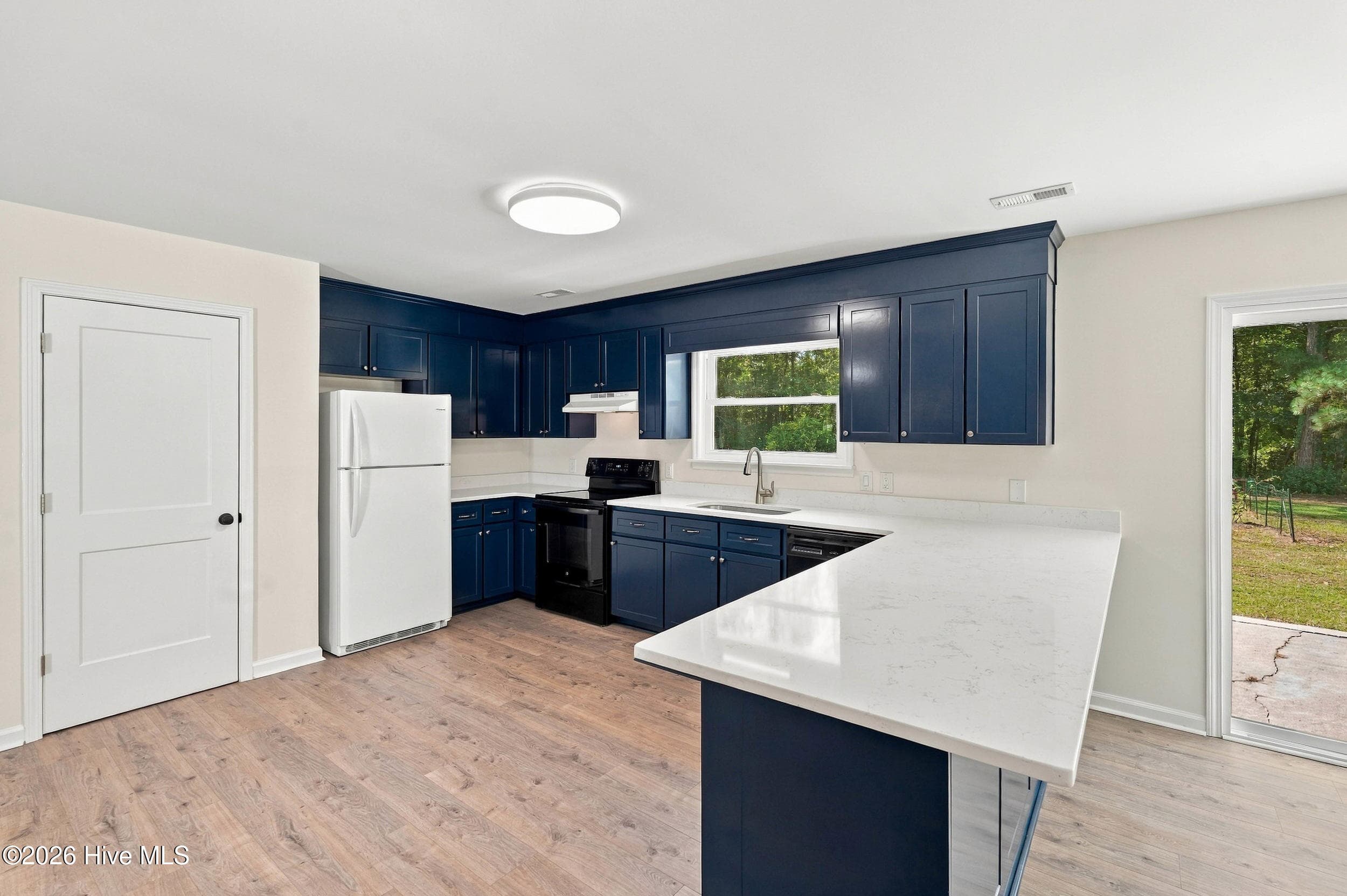 Single Family Residence at 564 Old Folkstone Road, Holly Ridge, NC 28445, photo 11 of 43