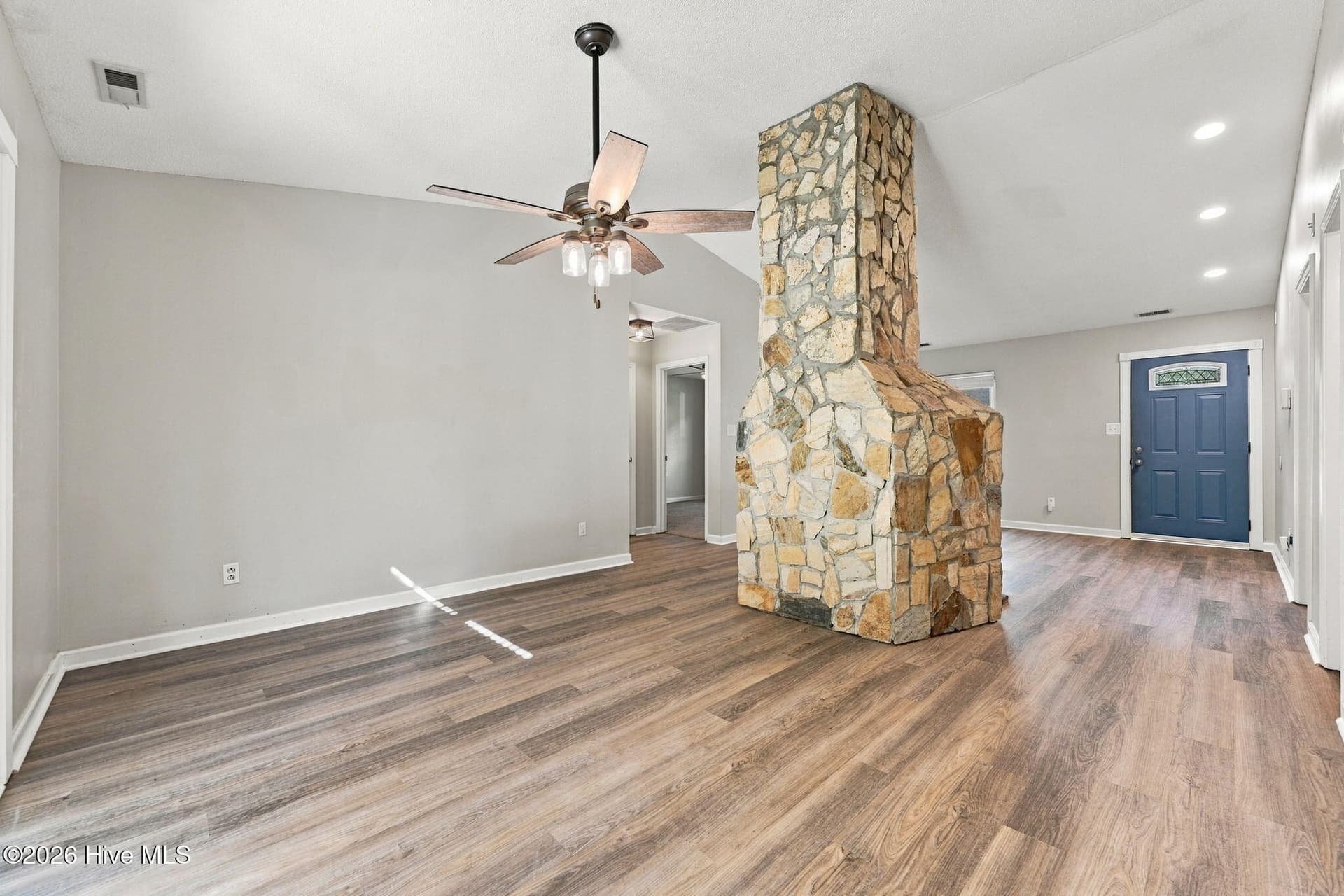 Single Family Residence at 368 Union Chapel Church Road, Richlands, NC 28574, photo 7 of 47