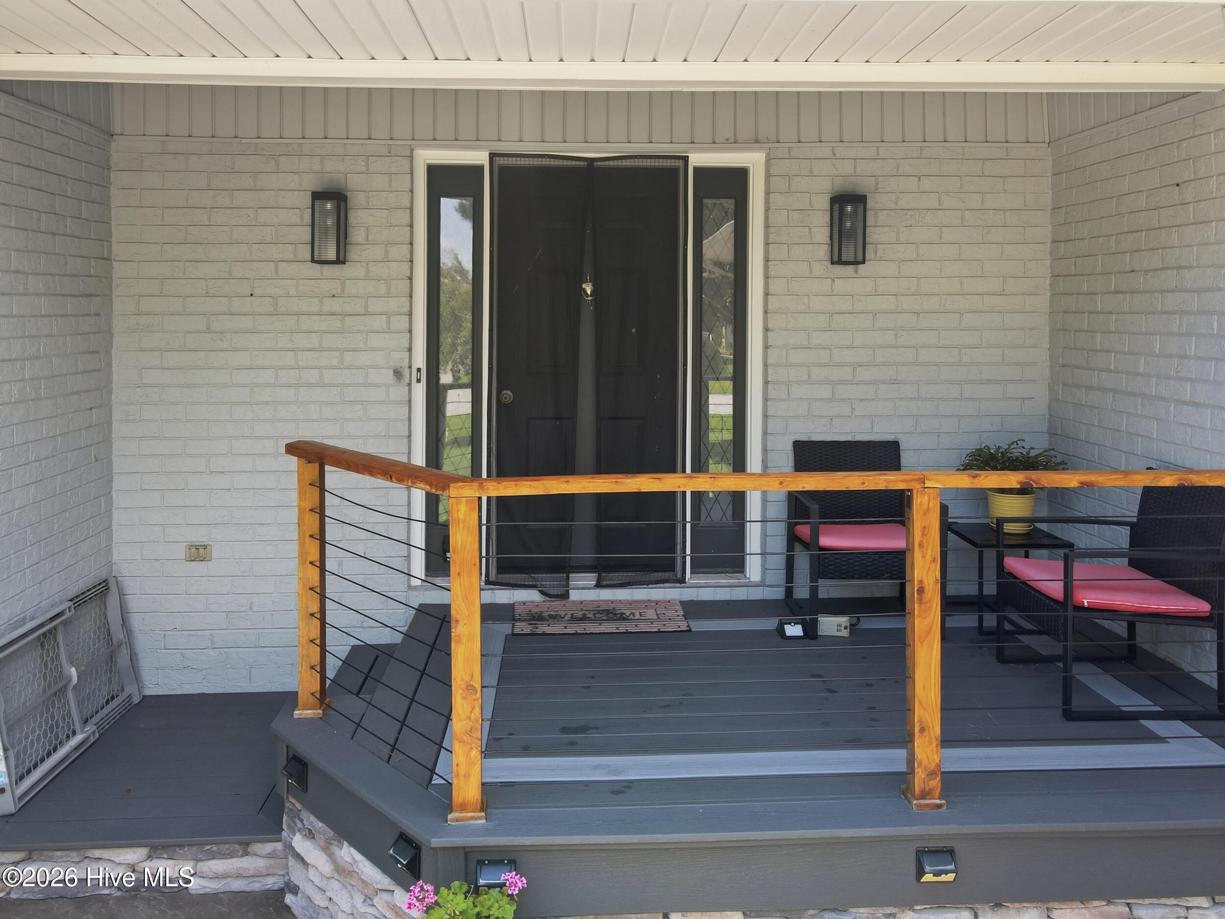 Front - 701 Plantation Drive, New Bern, NC 28562