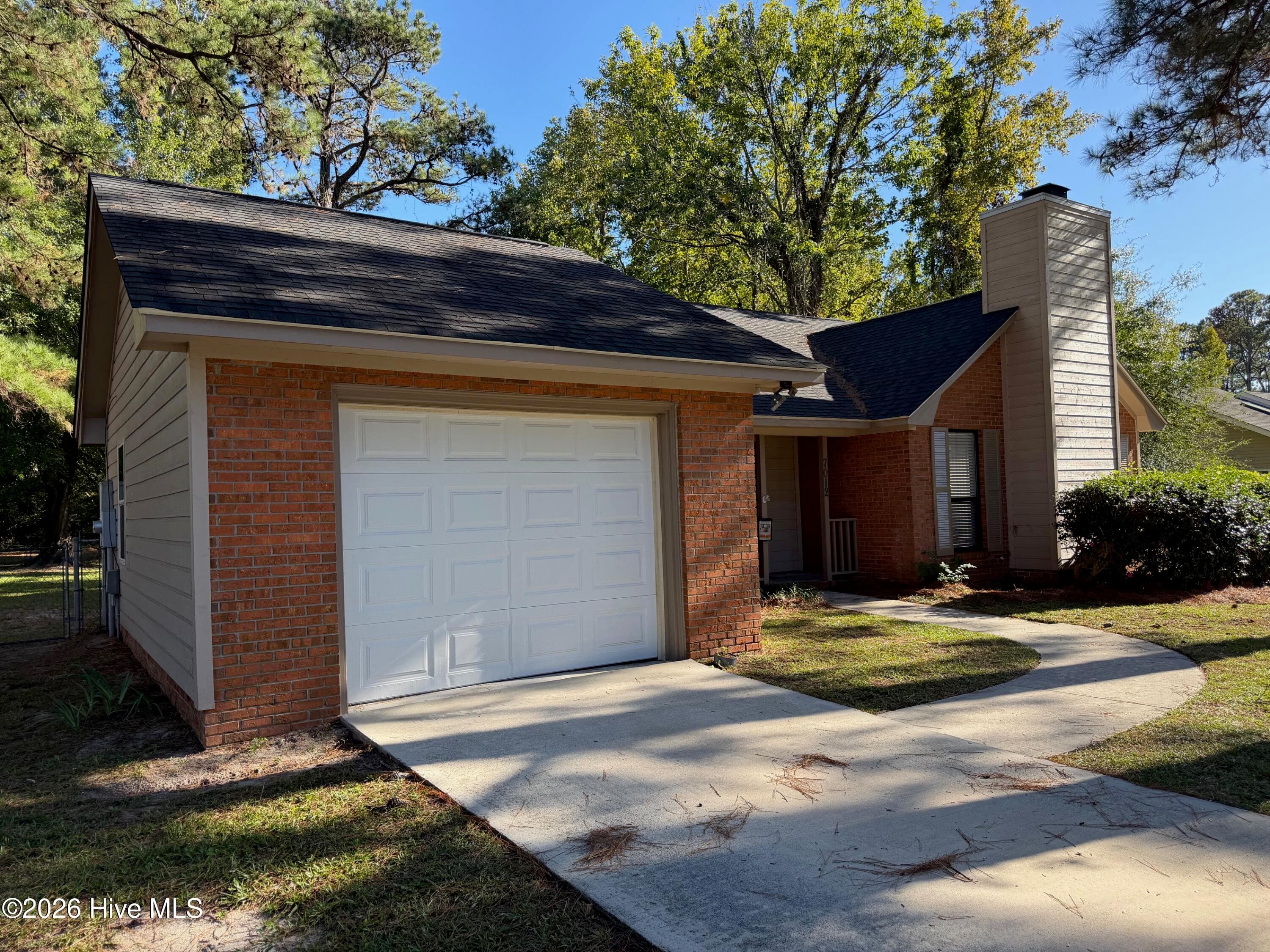 Single Family Residence at 7012 N Northbend Road, Wilmington, NC 28411, photo 2 of 35