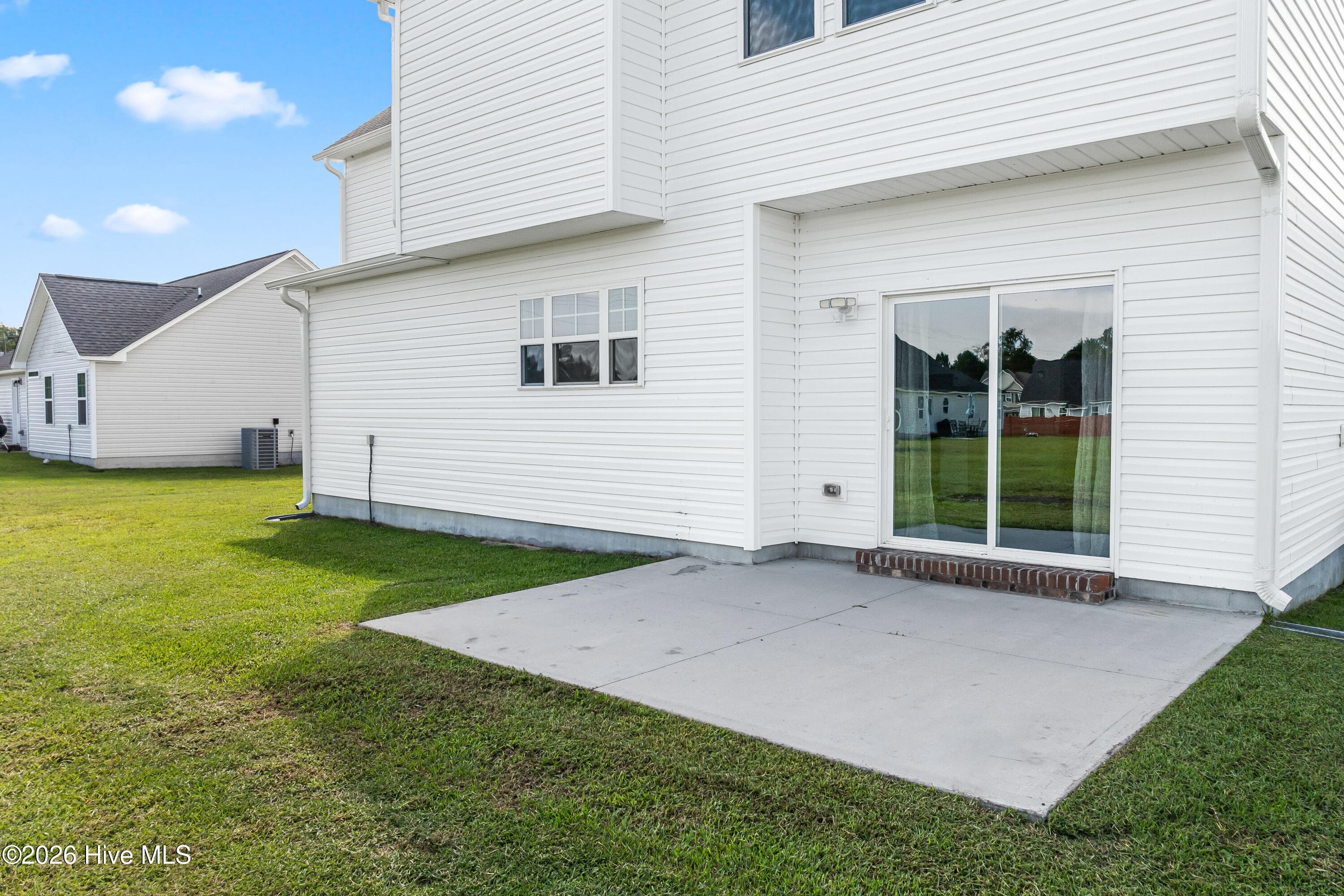 Single Family Residence at 158 Uzzell Road, Hubert, NC 28539, photo 37 of 45