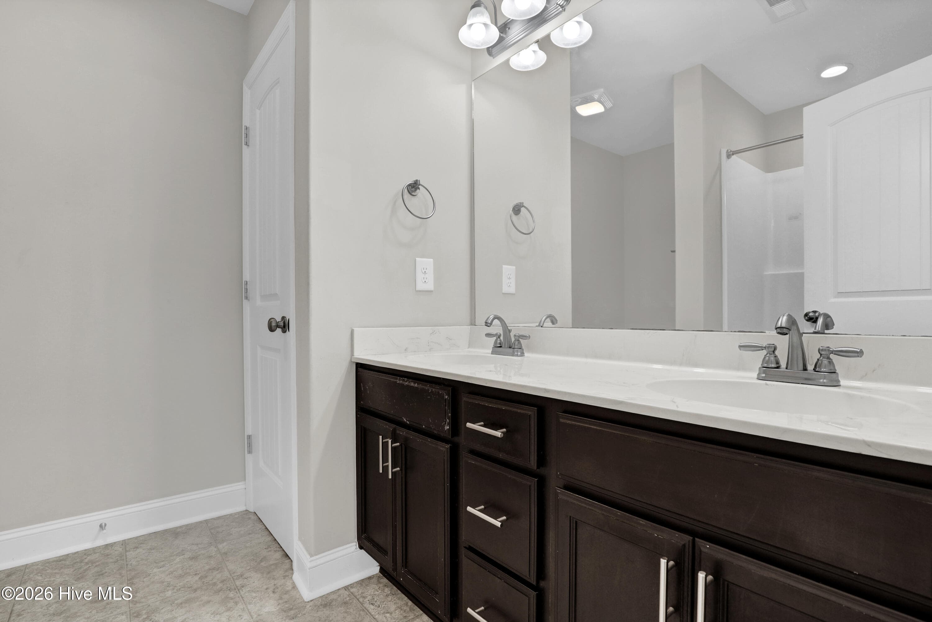 Master Bath - 512 Everett Glades, Sneads Ferry, NC 28460