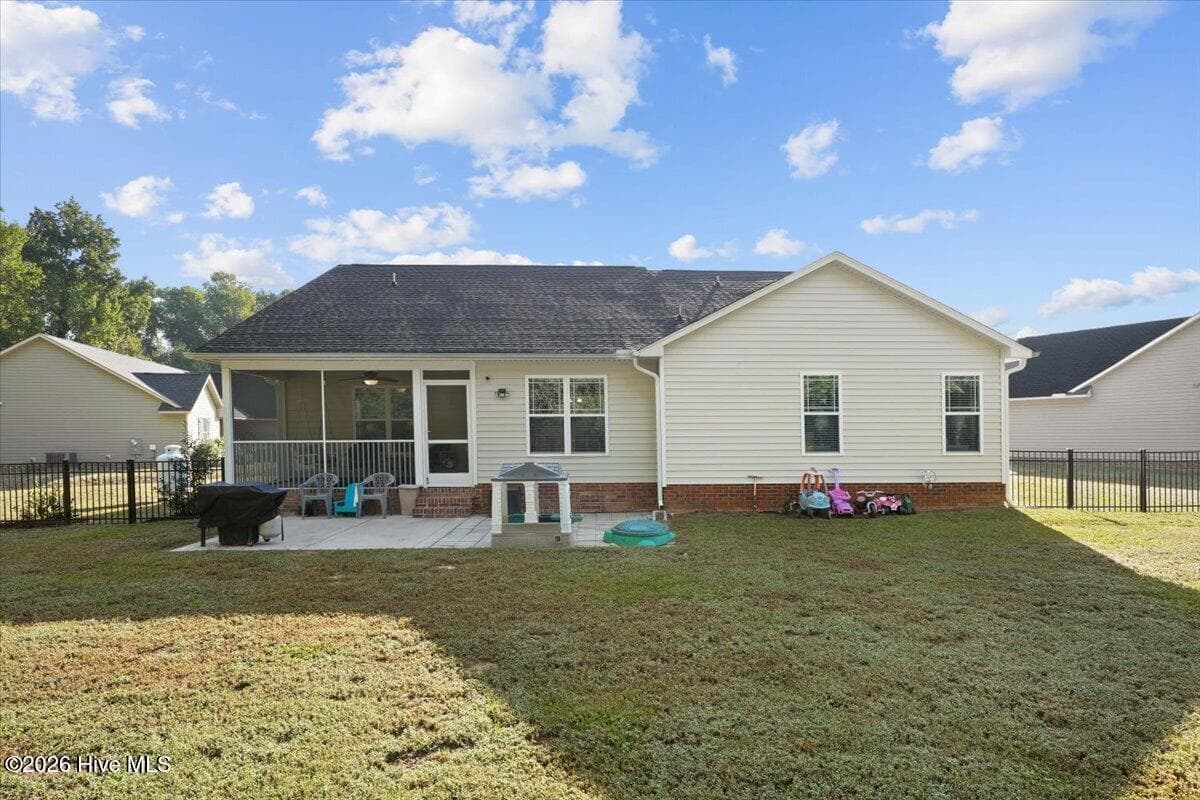Single Family Residence at 157 Goose Creek Circle, Dunn, NC 28334, photo 10 of 35