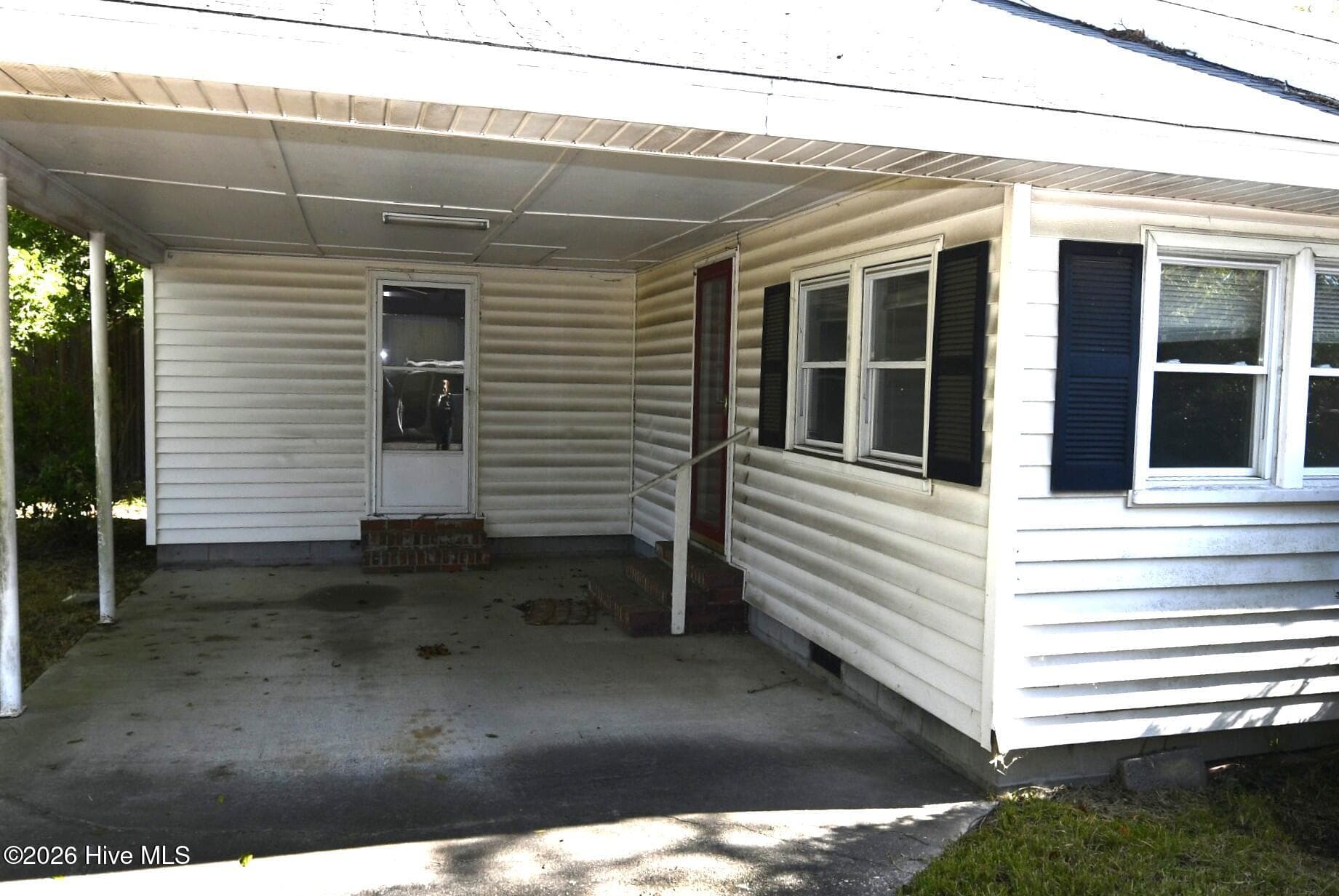 Carport - 114 S Gillespie Street, Elizabethtown, NC 28337