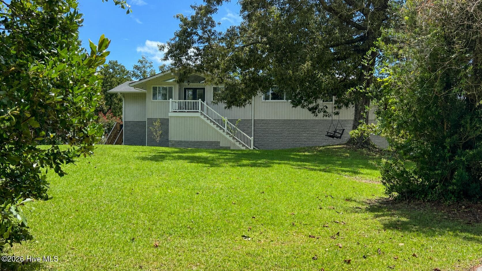 Single Family Residence at 244 Shoreline Drive, New Bern, NC 28562, photo 3 of 70