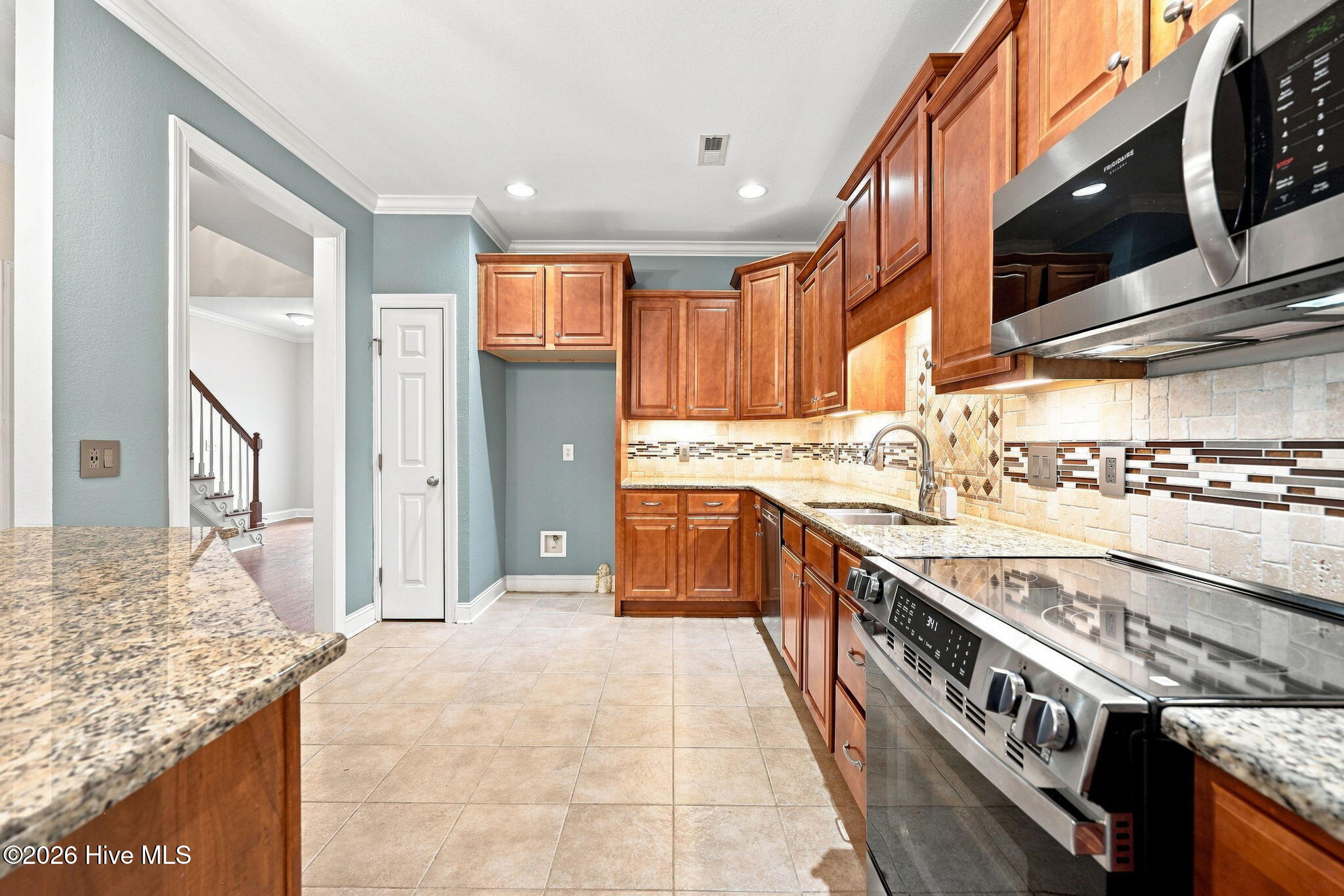 Newer Appliances! - 1904 Cambria Drive B, Greenville, NC 27834