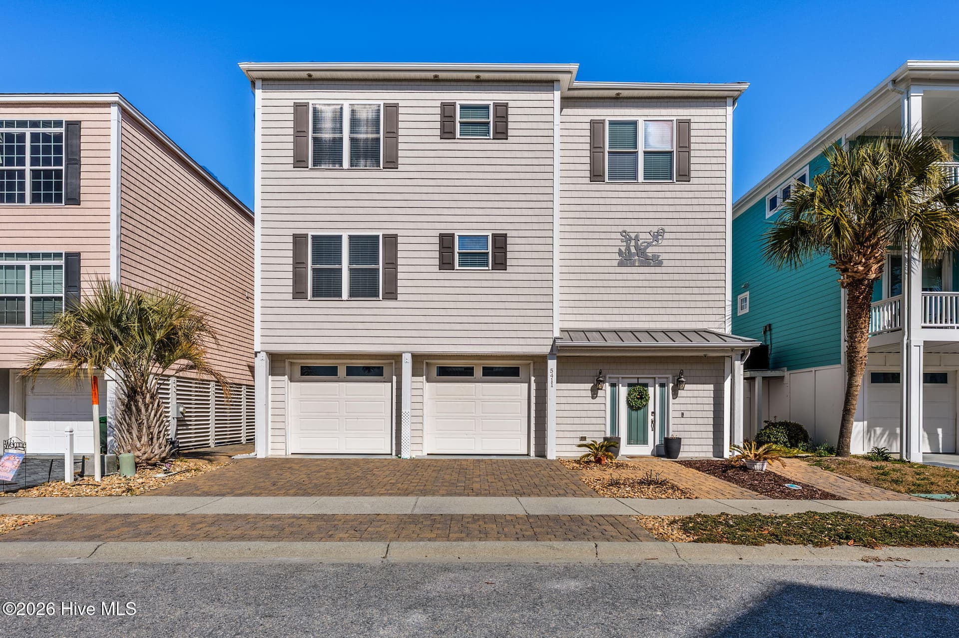 Single Family Residence at 5411 Heritage Drive, North Myrtle Beach, SC 29582, photo 3 of 83