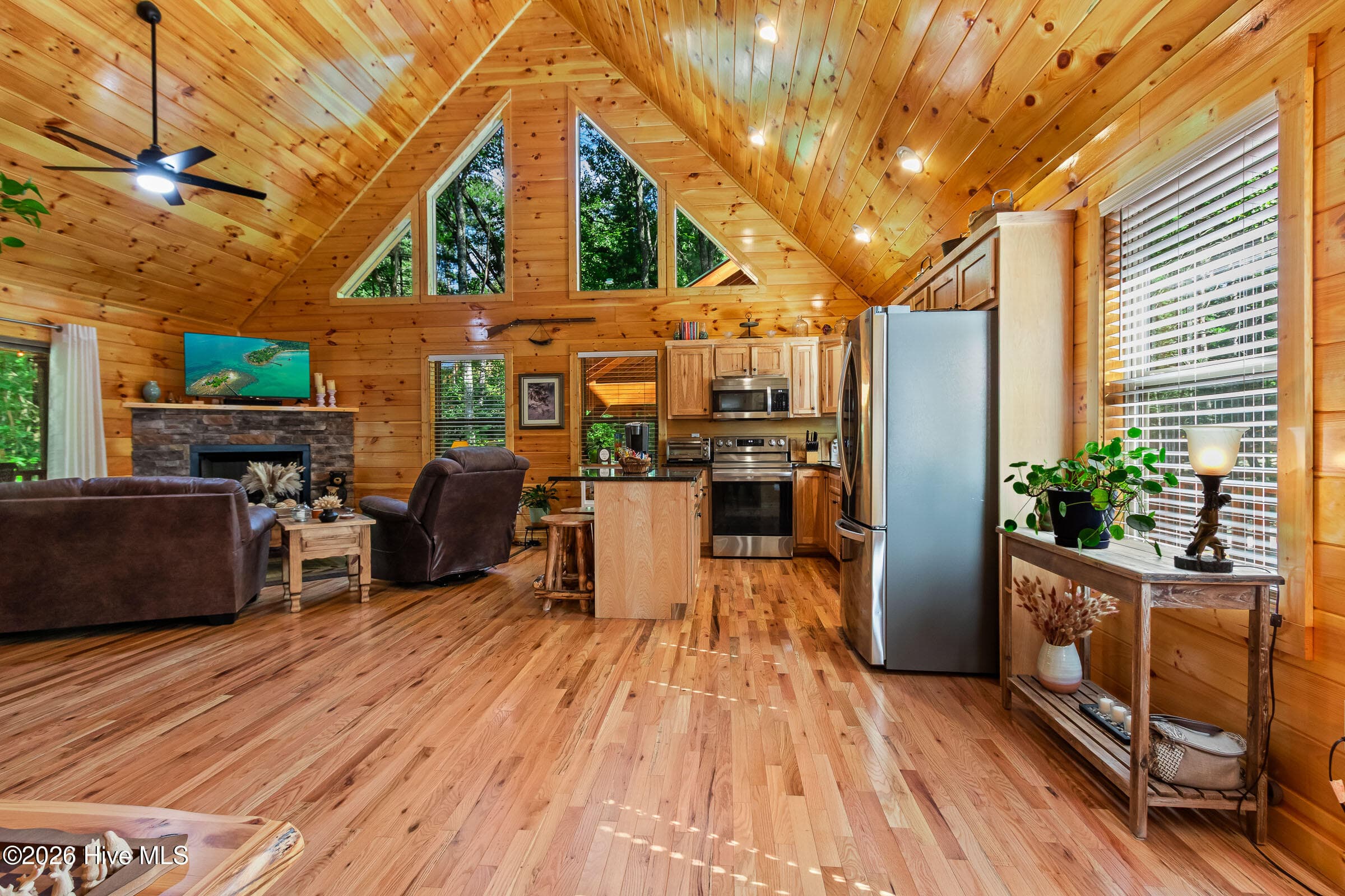 Single Family Residence at 84 Oakcrest Lane, Murphy, NC 28906, photo 5 of 63