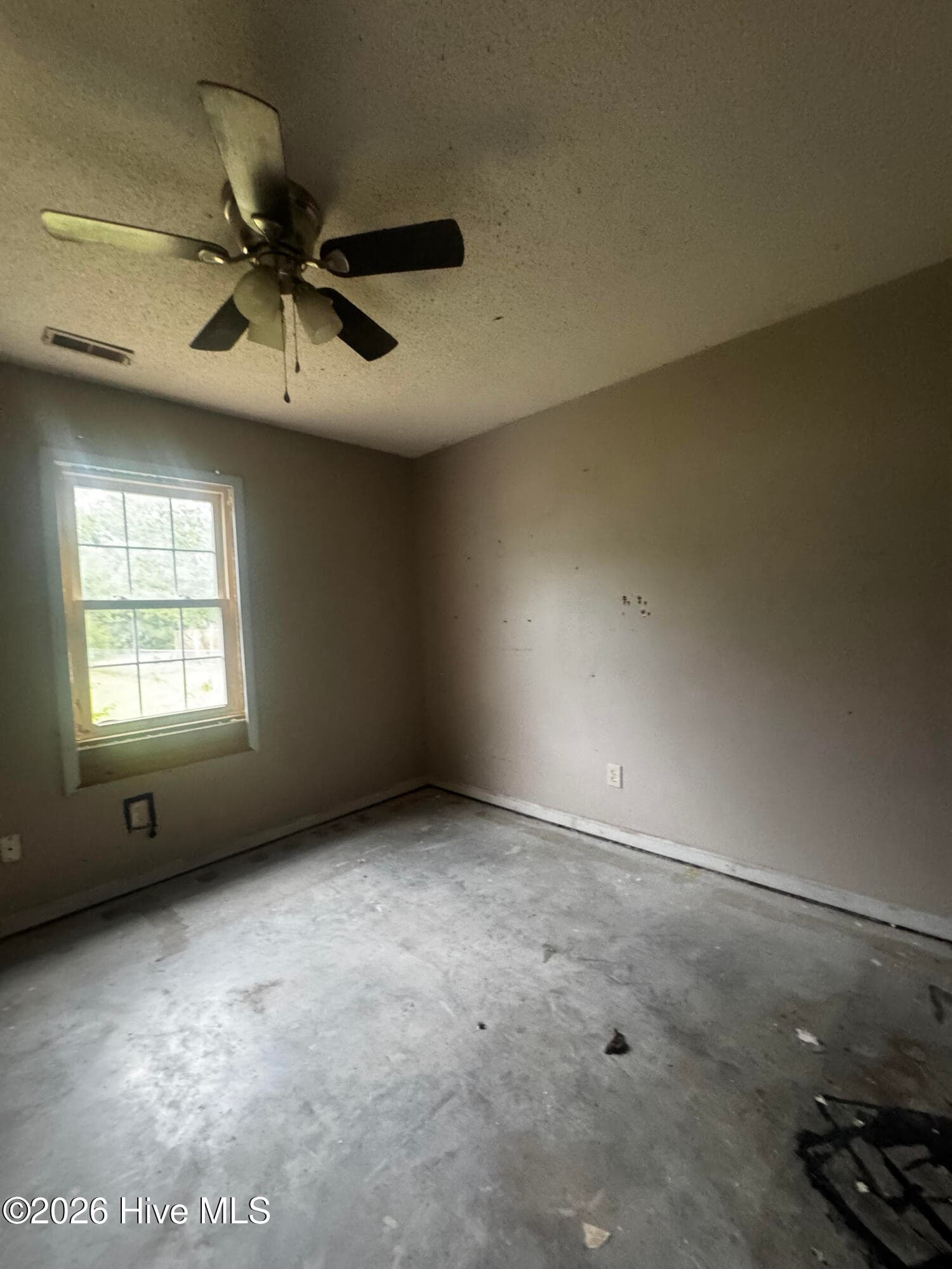 Single Family Residence at 111 Quail Creek Drive, Hubert, NC 28539, photo 18 of 25