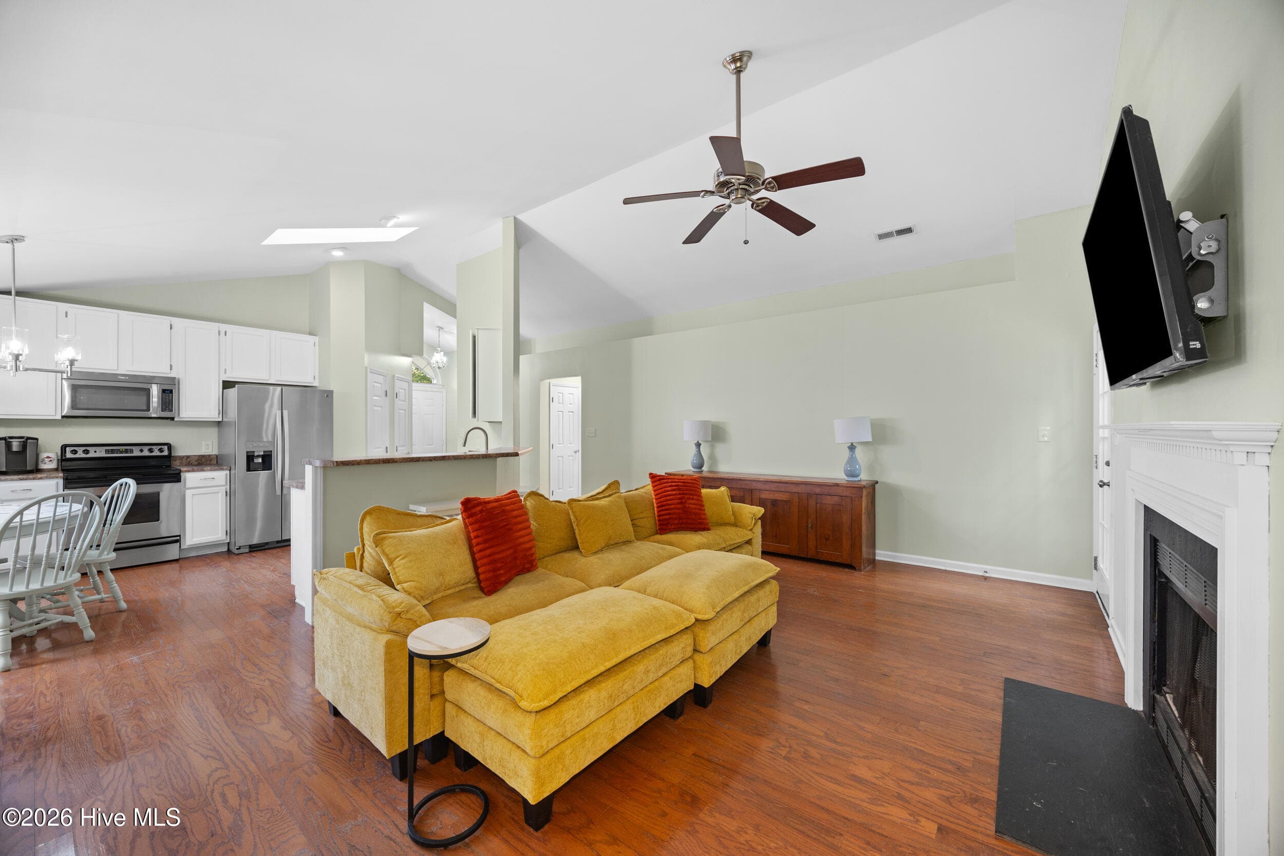 Single Family Residence at 5416 Ibis Court, Wilmington, NC 28409, photo 7 of 36