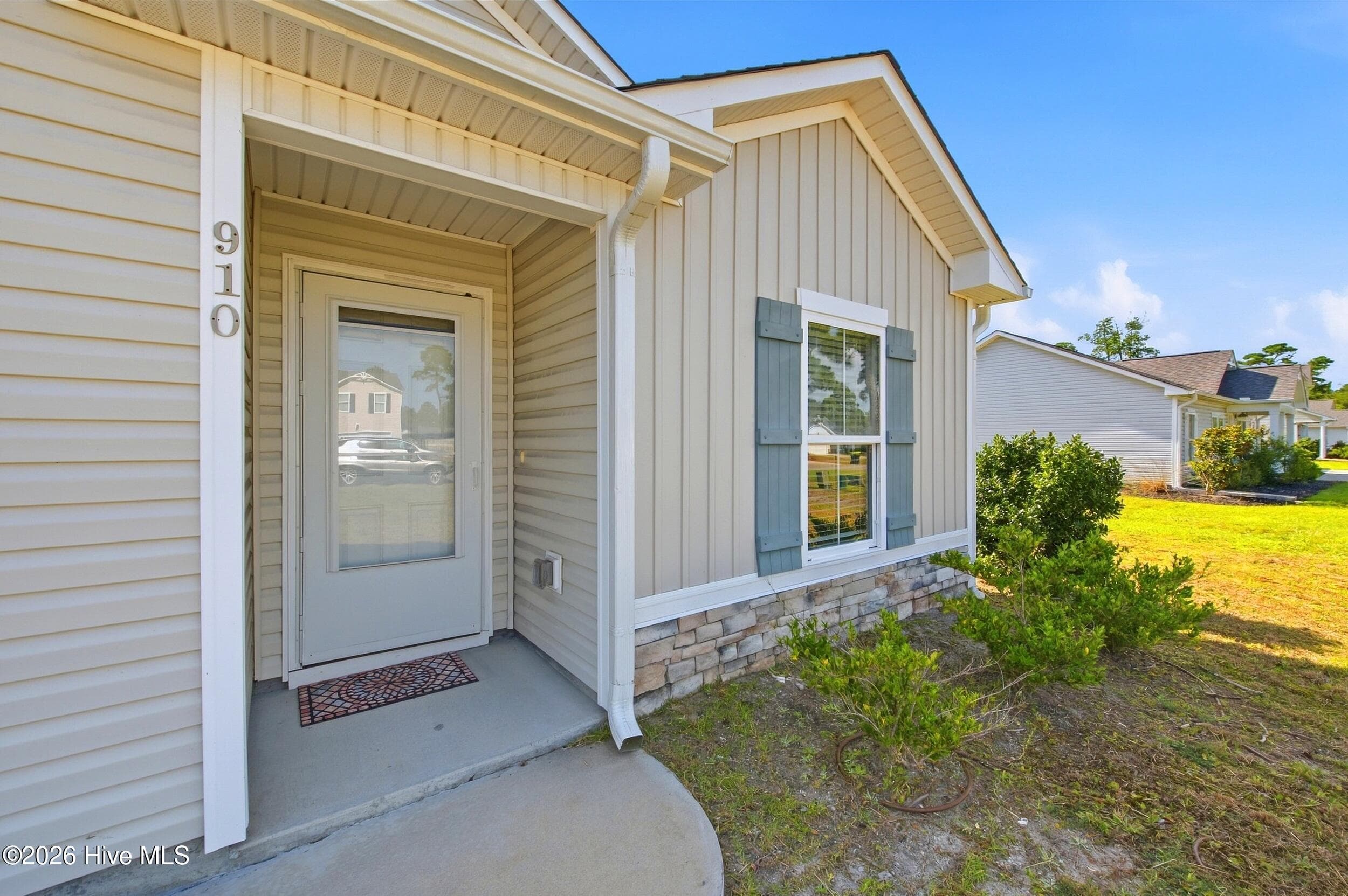 Single Family Residence at 910 Pine Needles Road, Southport, NC 28461, photo 5 of 53