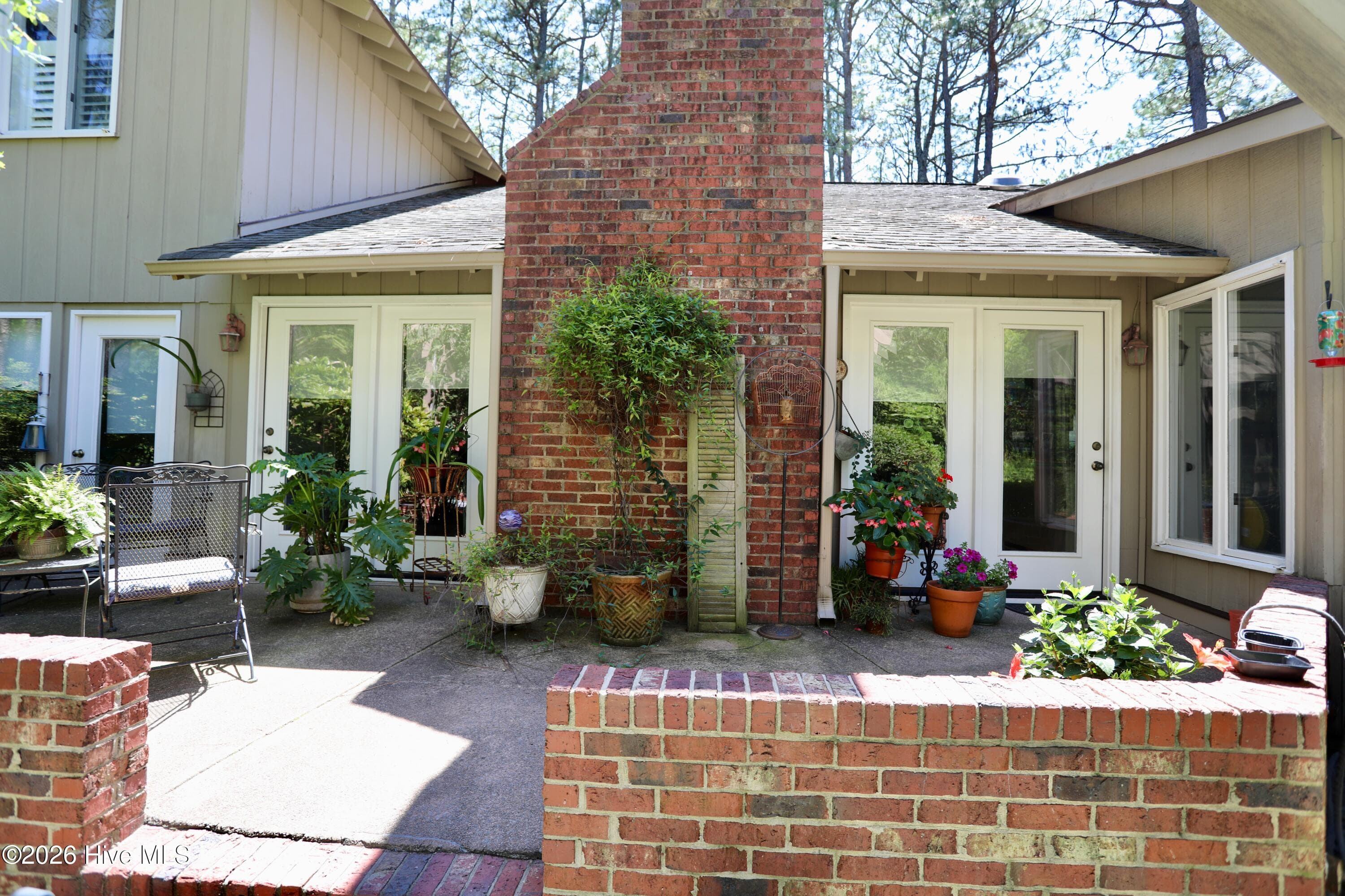 Single Family Residence at 335 Swoope Drive, Southern Pines, NC 28387, photo 2 of 4