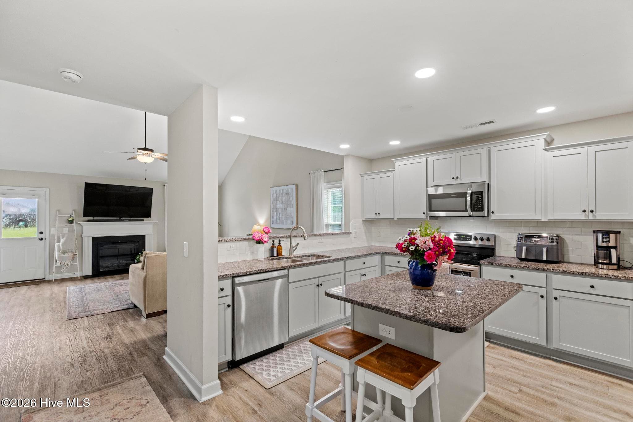 Single Family Residence at 603 Sweet Broom Court, Hubert, NC 28539, photo 12 of 38