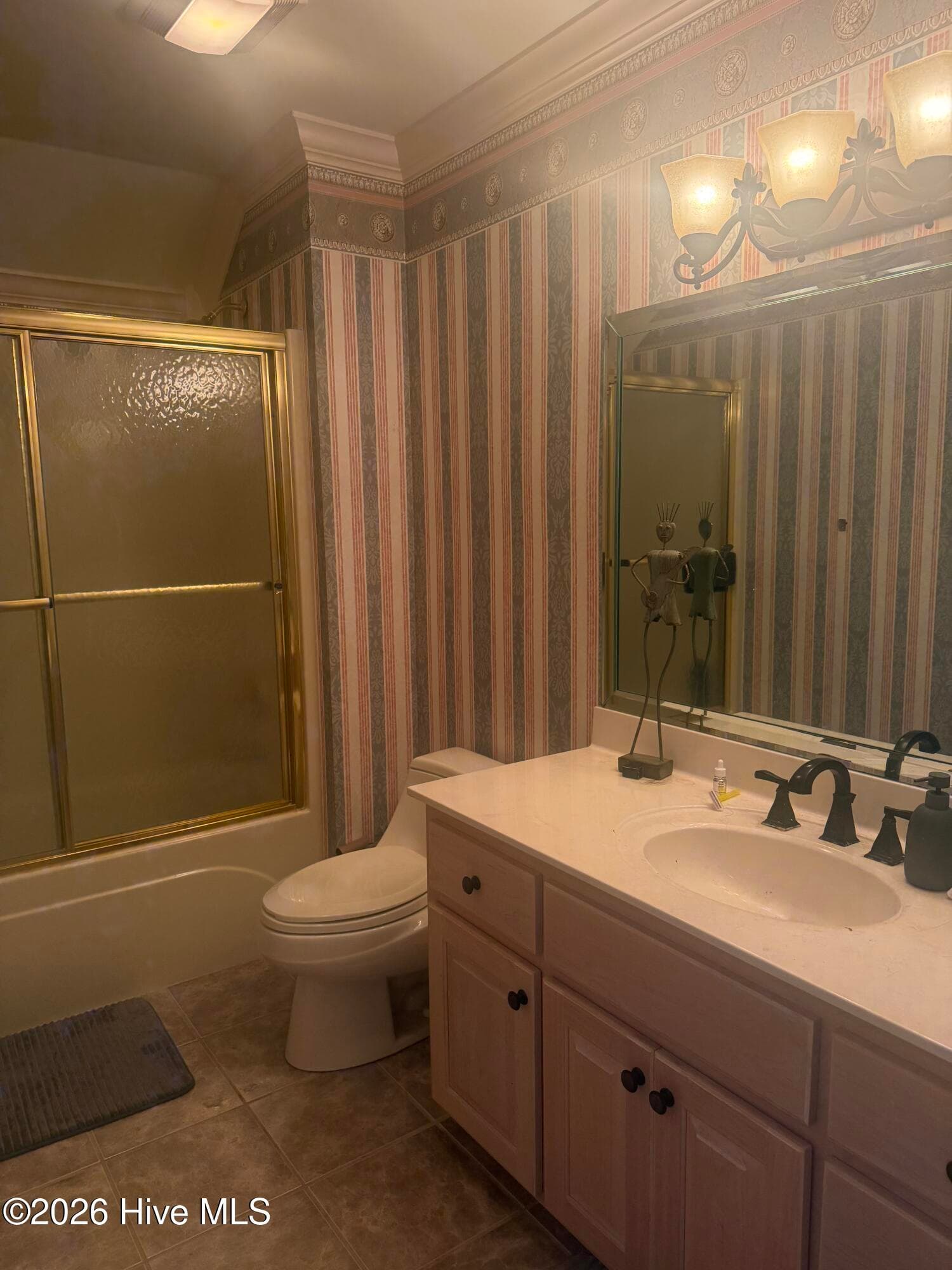 Full bath in the FROG - 307 Taberna Circle, New Bern, NC 28562