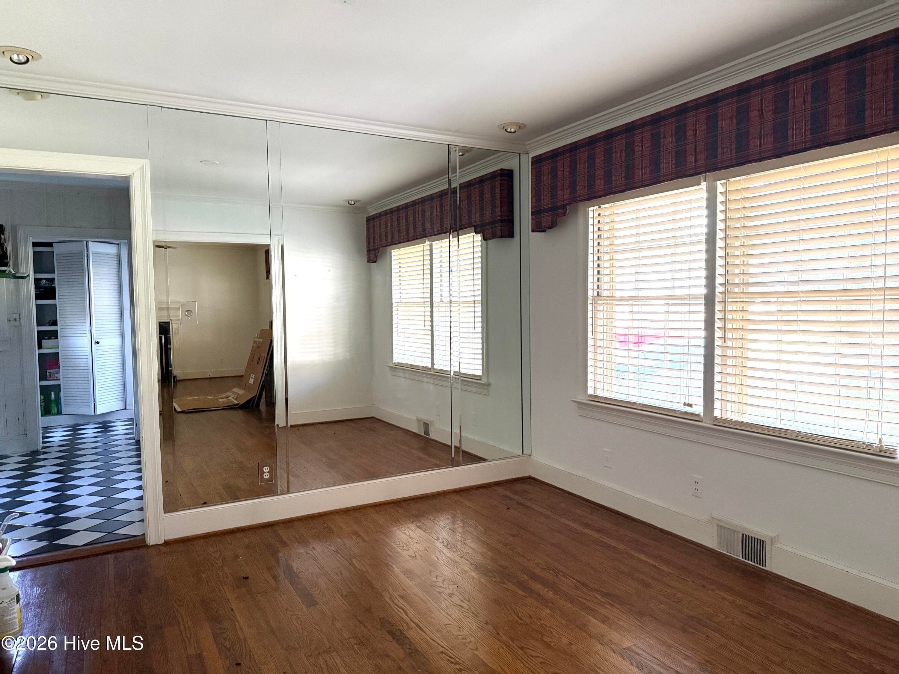 Single Family Residence at 1202 Ruffin Terrace, Kinston, NC 28504, photo 6 of 30
