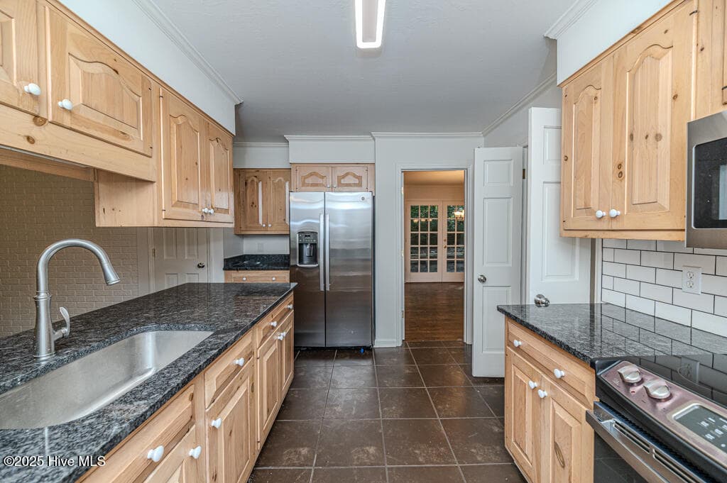 Kitchen - 828 Chatham Road, Rockingham, NC 28379