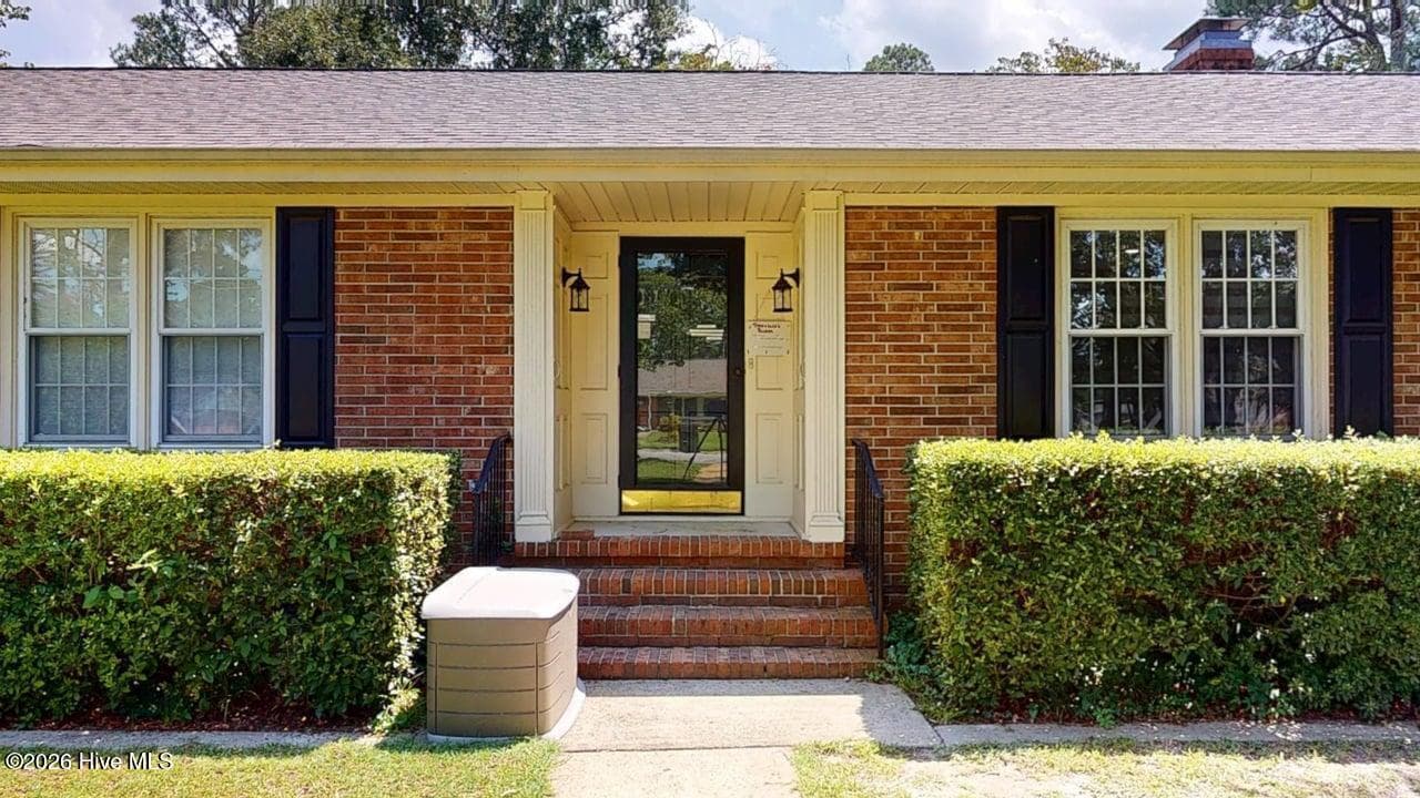 Single Family Residence at 604 N Pinecrest Drive, Goldsboro, NC 27534, photo 4 of 50
