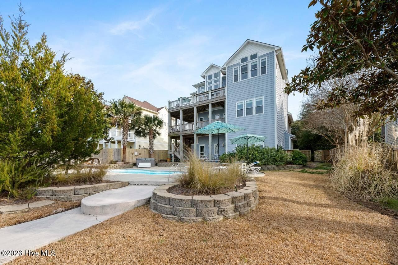 Private Backyard Setting - 4204 Emerald Drive, Emerald Isle, NC 28594