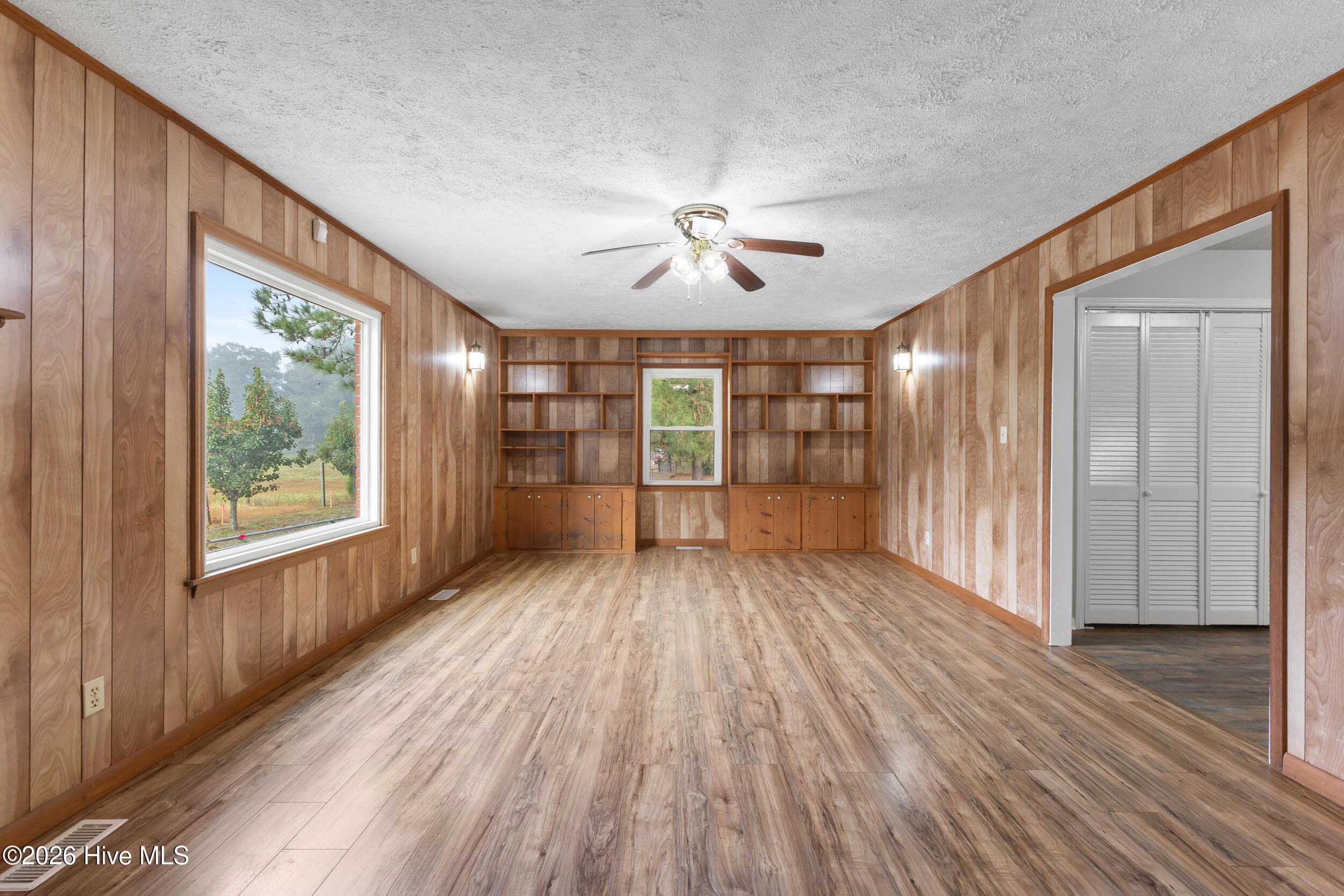 Single Family Residence at 4846 General Howe Highway, Riegelwood, NC 28456, photo 7 of 50