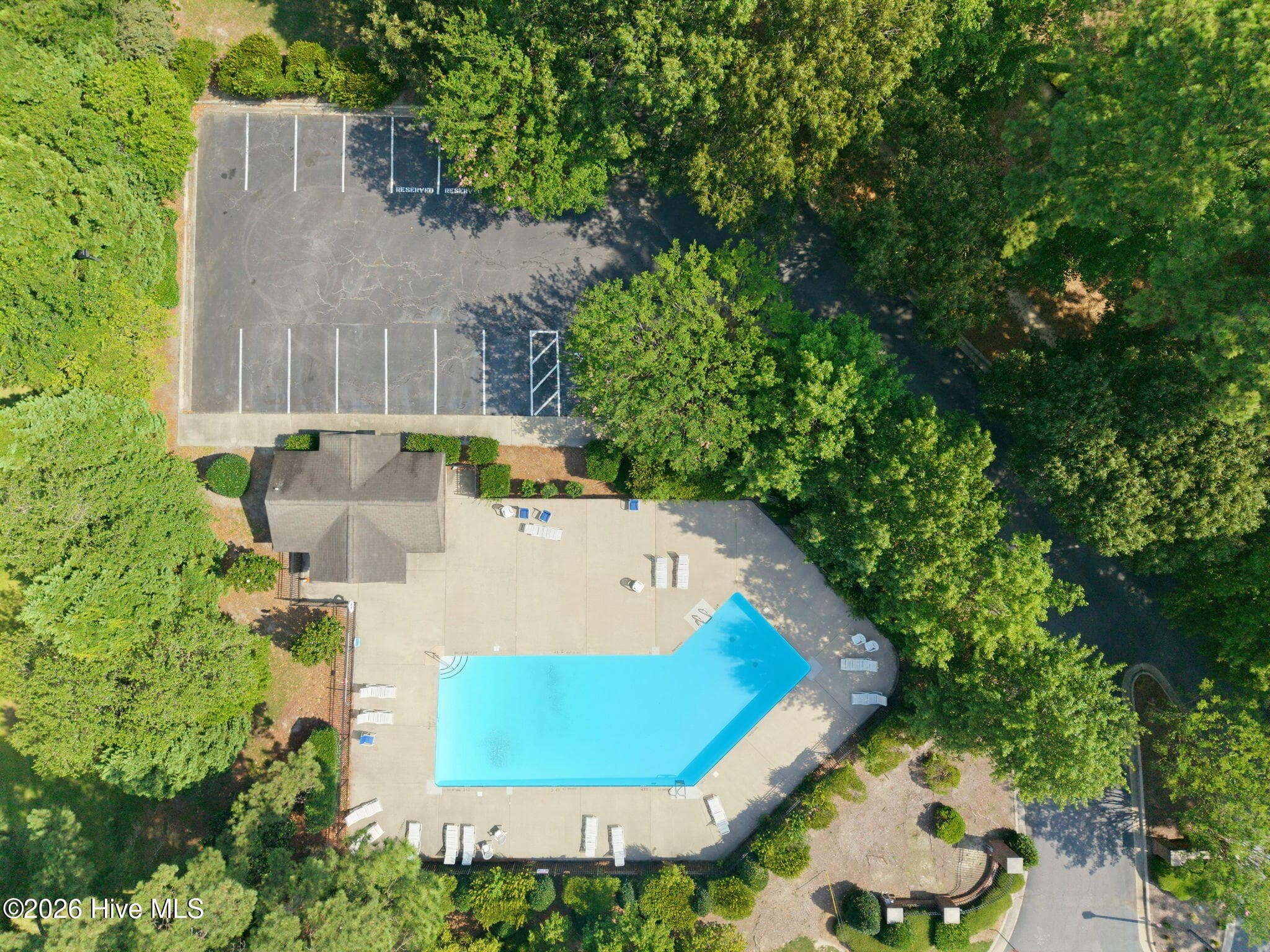 Condominium at 2412 King Richard Court H, Greenville, NC 27858, photo 4 of 37