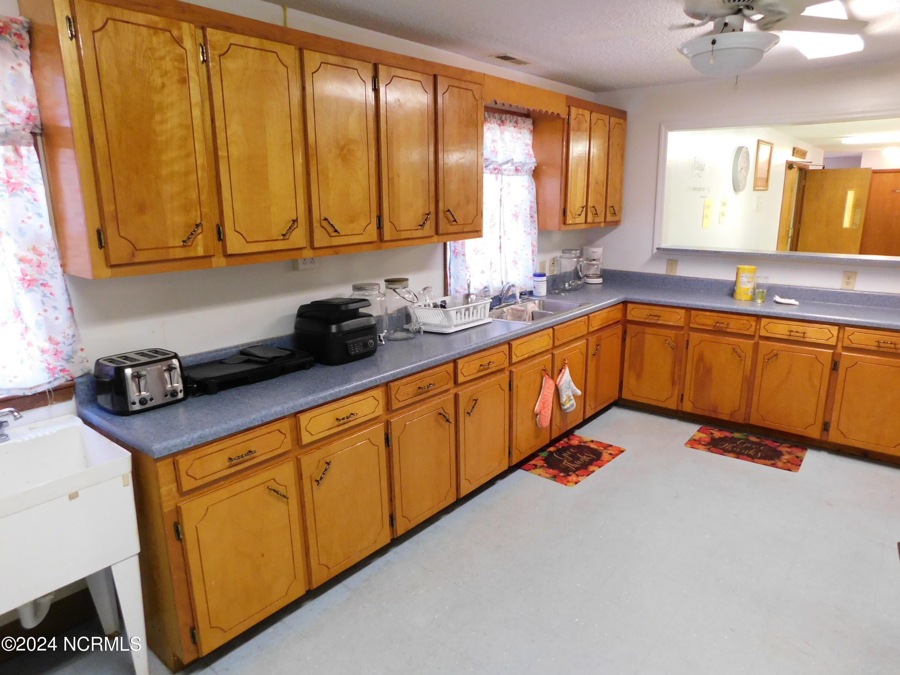 Kitchen - 11121 Turnpike Road, Laurinburg, NC 28352