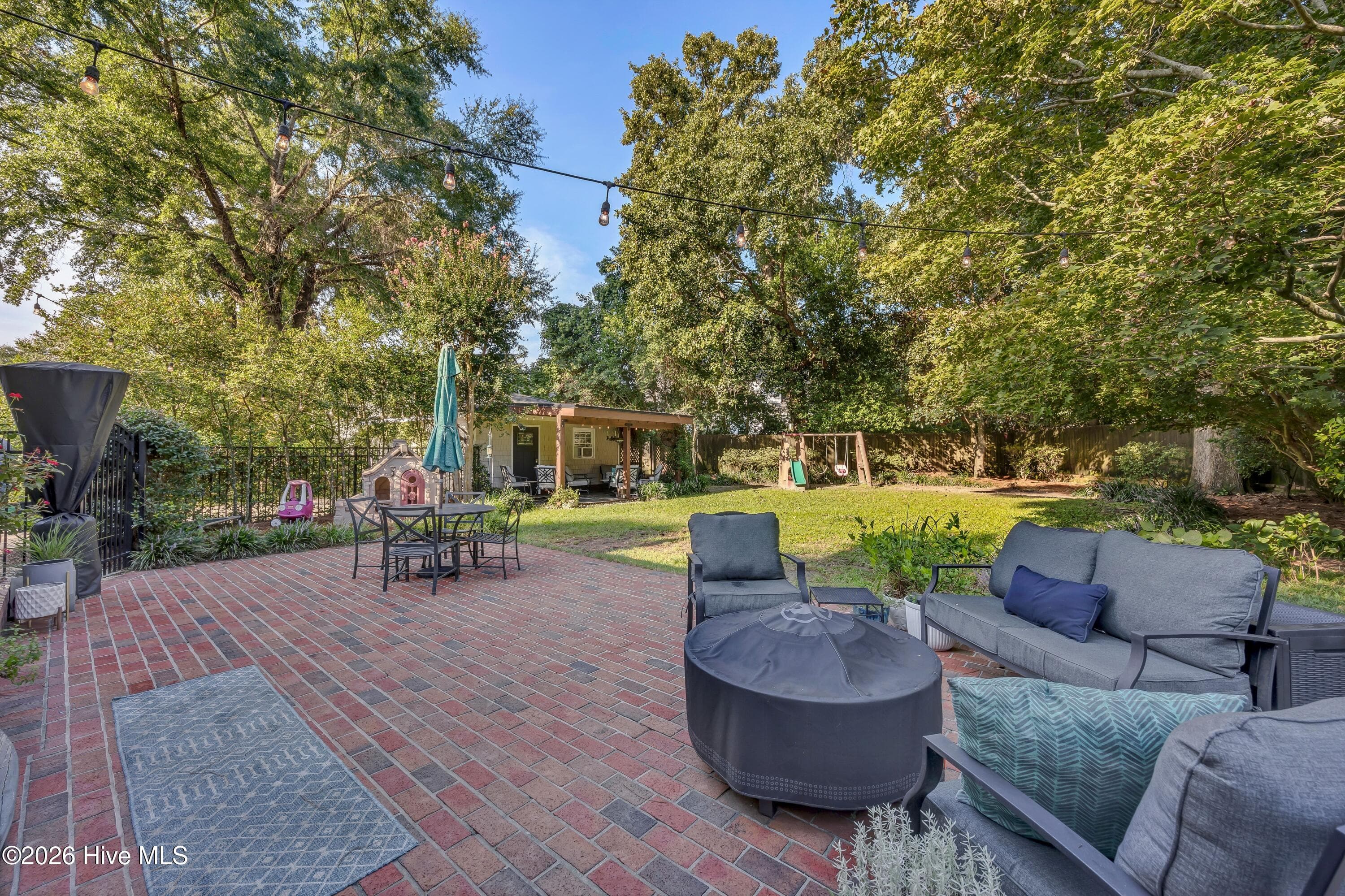Single Family Residence at 318 Colonial Drive, Wilmington, NC 28403, photo 54 of 74