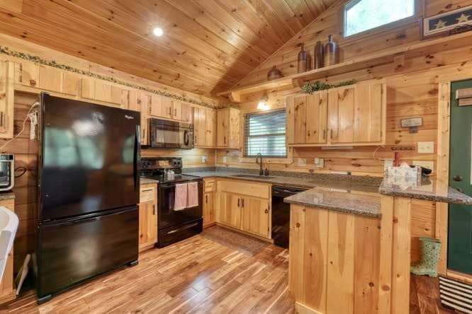 Single Family Residence at 130 Coopers Ridge Road, Murphy, NC 28906, photo 4 of 4