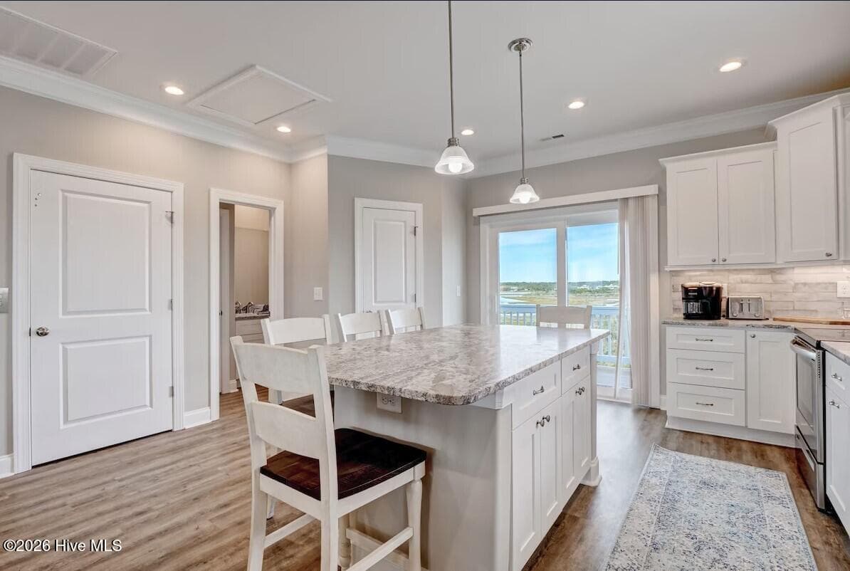Townhouse at 208 Goldsboro Drive, North Topsail Beach, NC 28460, photo 19 of 74