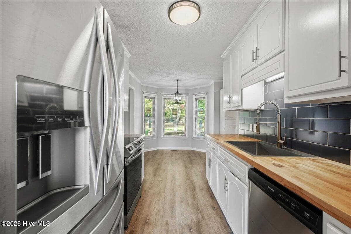 Single Family Residence at 405 N Pointe Drive, Goldsboro, NC 27530, photo 12 of 32