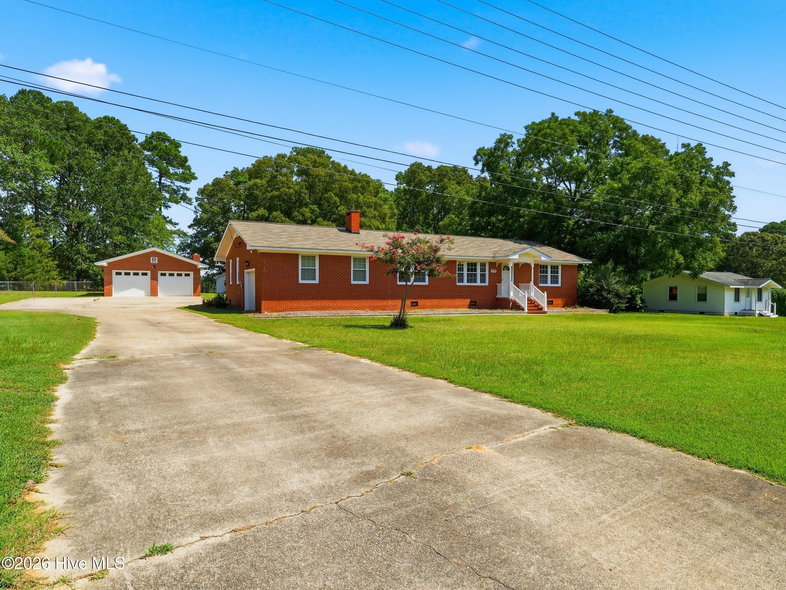 Single Family Residence at 8701 White Oak Road, Garner, NC 27529, photo 3 of 41