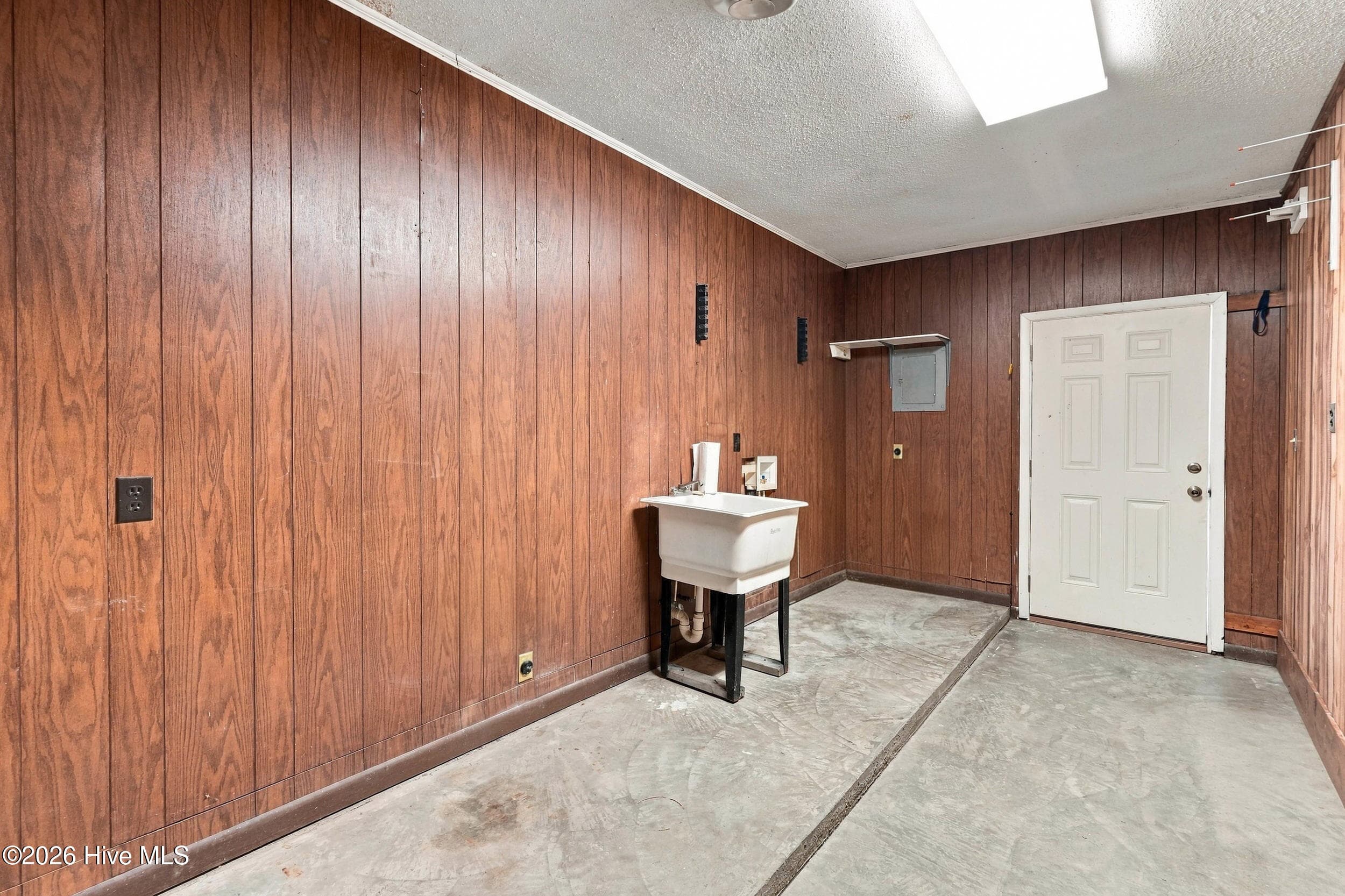 Single Family Residence at 564 Old Folkstone Road, Holly Ridge, NC 28445, photo 30 of 43