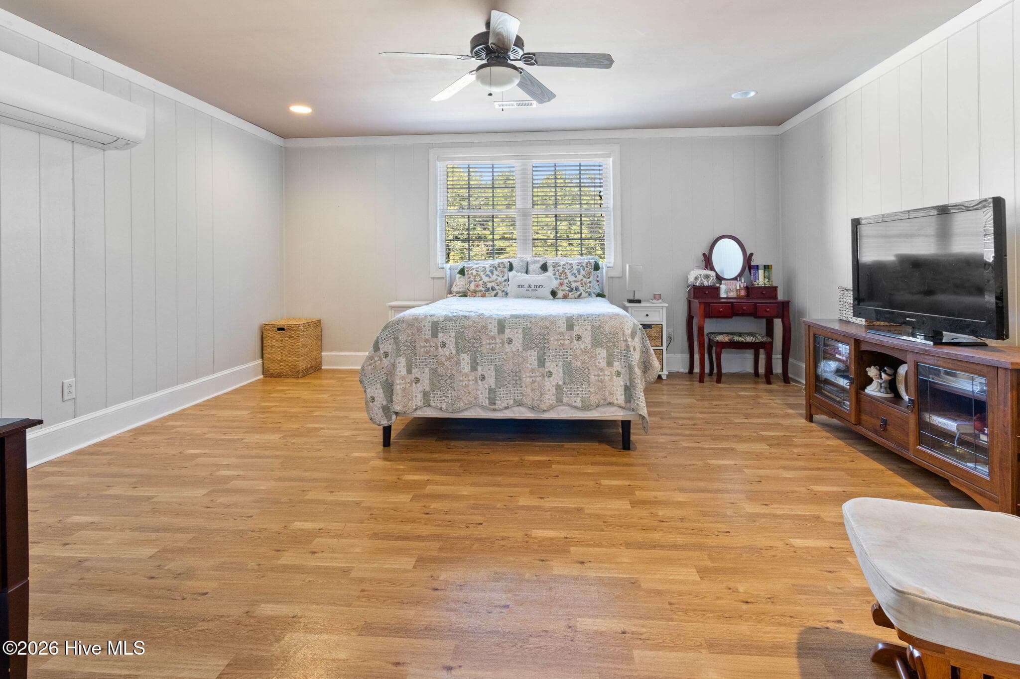 Upper Level Bedroom - 727 Mount Olive Road, Bladenboro, NC 28320