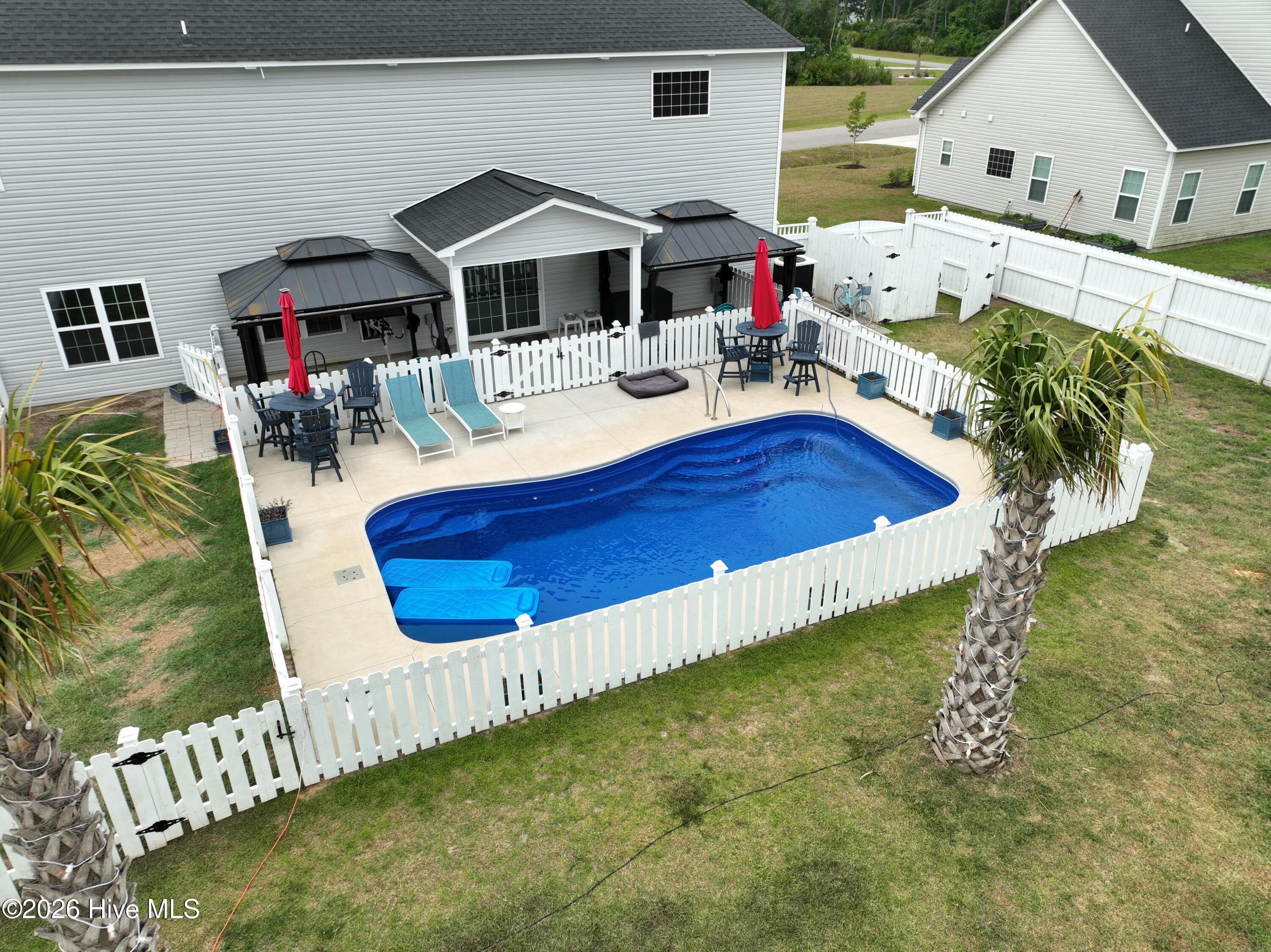 Single Family Residence at 808 Colchester Reef Run, Sneads Ferry, NC 28460, photo 9 of 48