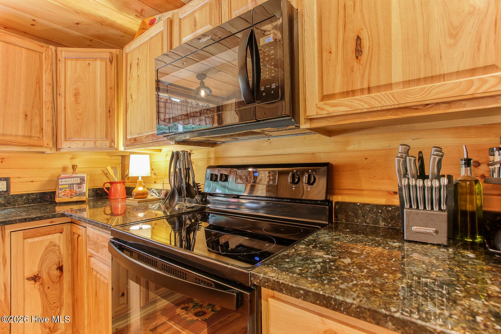 Manufactured Home at 447 Anderson Creek, Robbinsville, NC 28771, photo 19 of 98