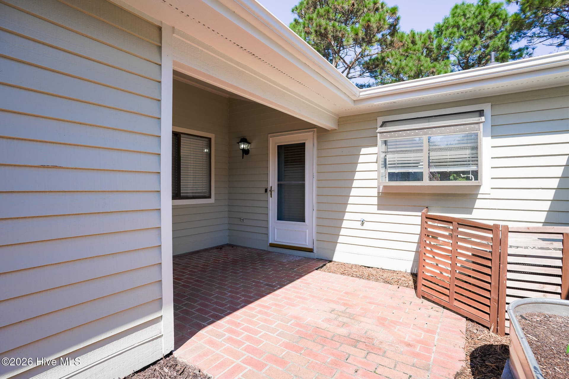 Townhouse at 211 Inland Greens Circle, Wilmington, NC 28405, photo 10 of 114