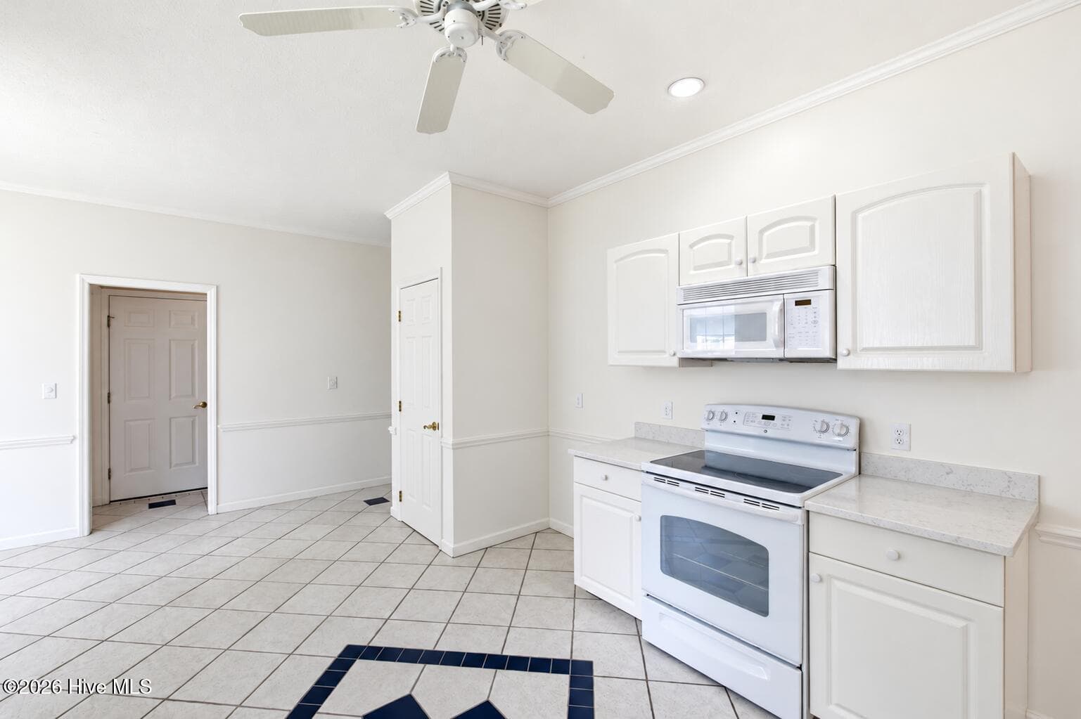 Single Family Residence at 6912 Haberdeen Drive, Wilmington, NC 28411, photo 16 of 73