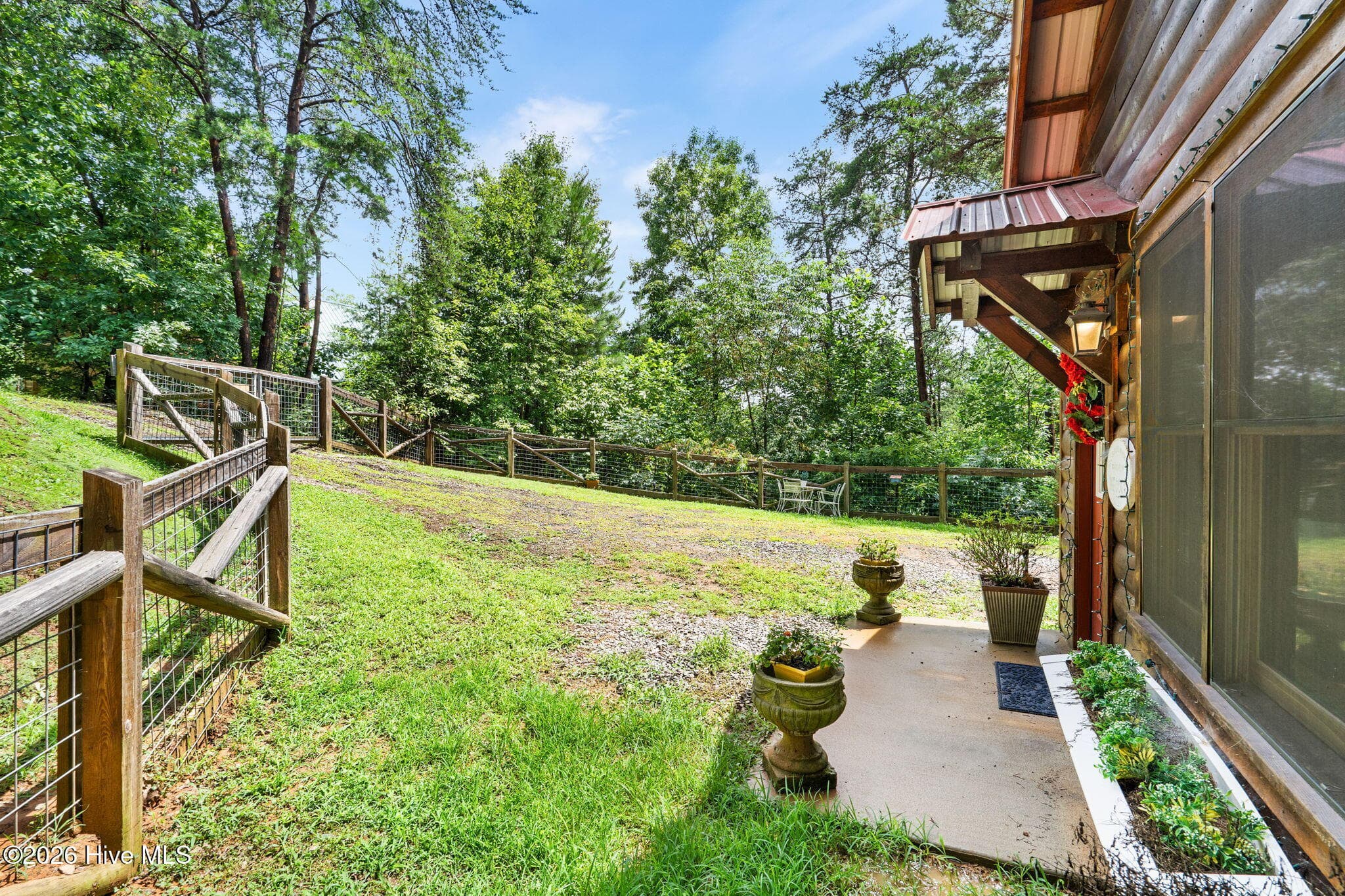 Single Family Residence at 75 Woodridge Trail, Murphy, NC 28906, photo 2 of 31