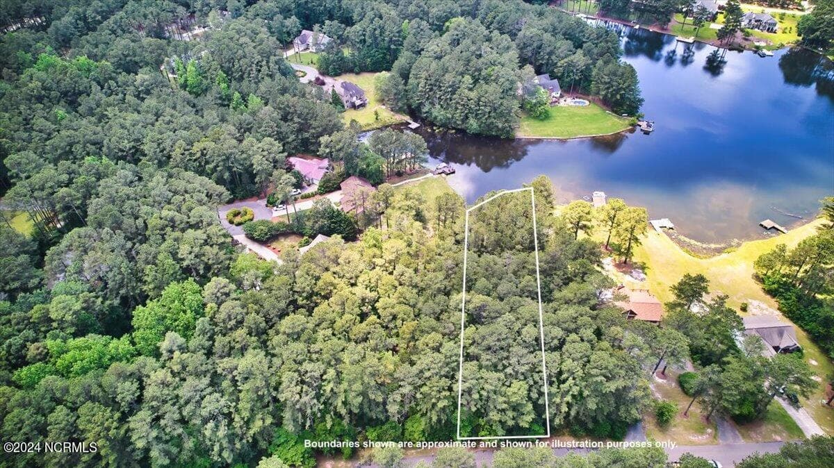 Undeveloped at 16 Lakeshore Drive, Wagram, NC 28396, photo 3 of 8