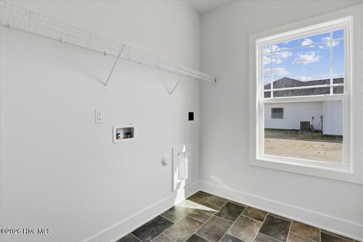 Single Family Residence at 1119 Barkentine Drive Lot Fh040, New Bern, NC 28560, photo 24 of 29