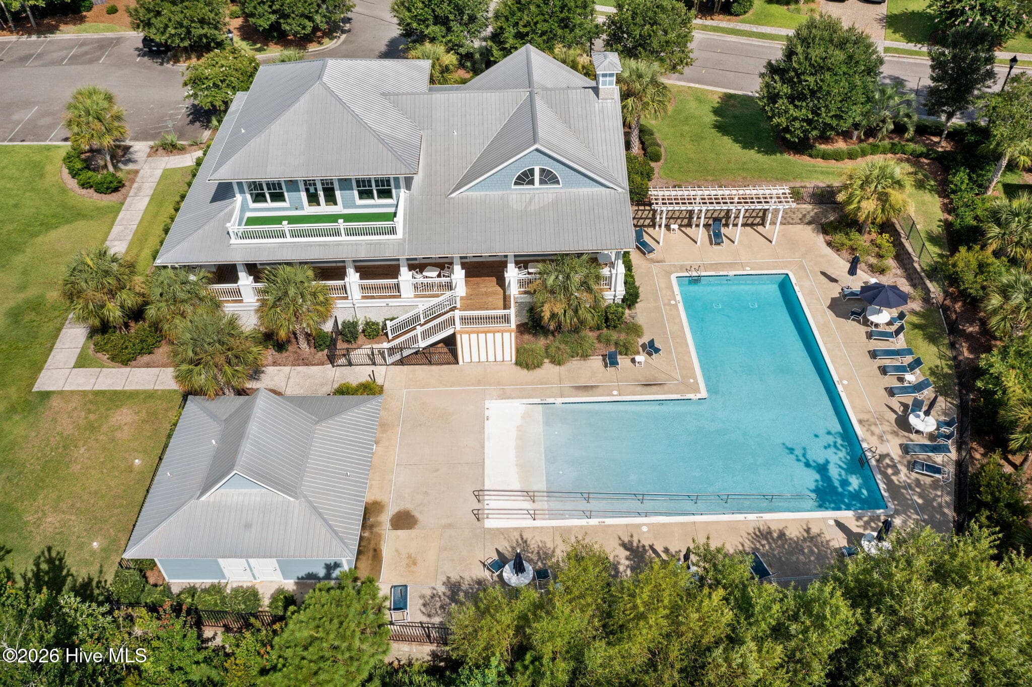 Single Family Residence at 824 Cupola Drive, Wilmington, NC 28409, photo 4 of 85