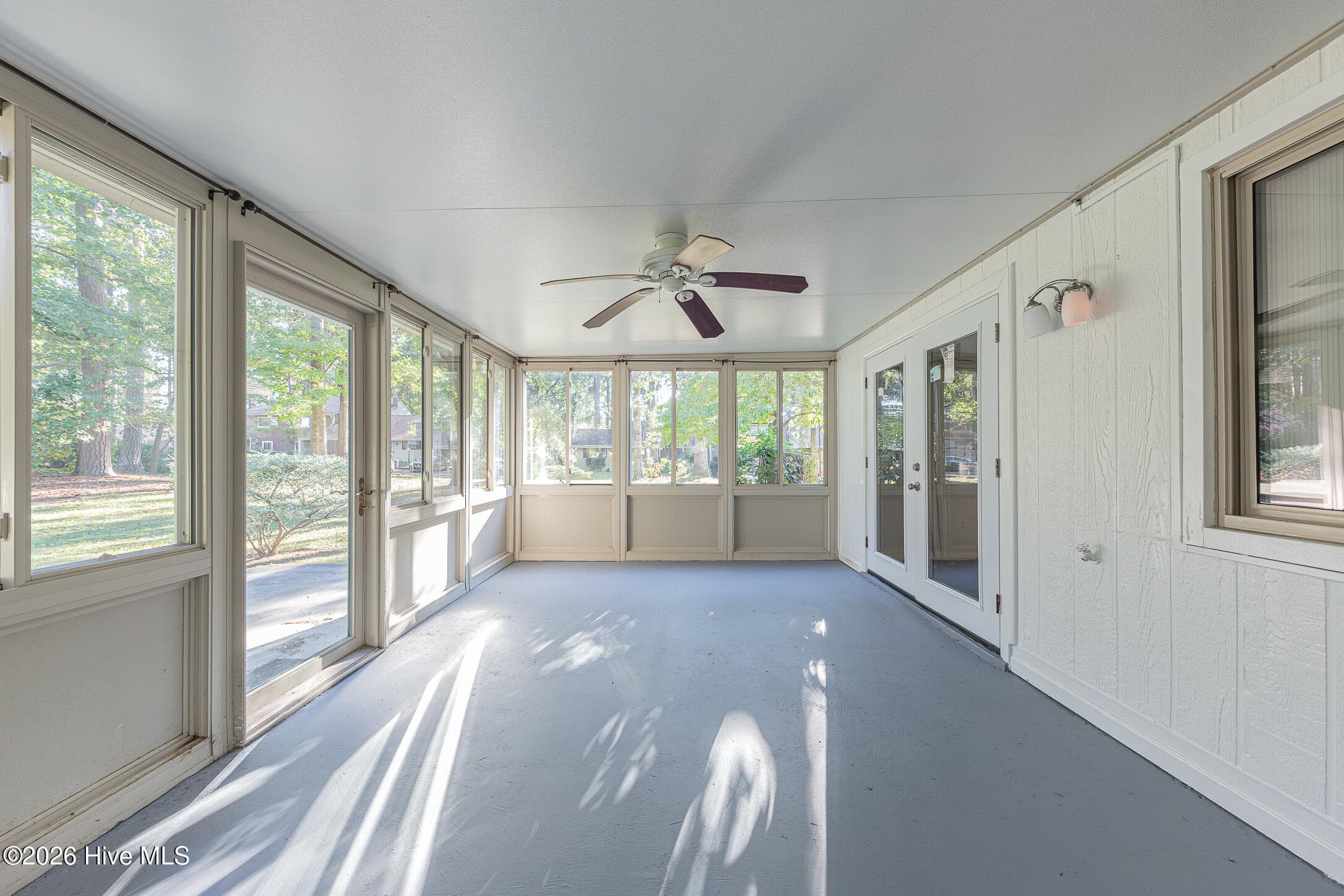 Townhouse at 97 Quarterdeck, New Bern, NC 28562, photo 24 of 71