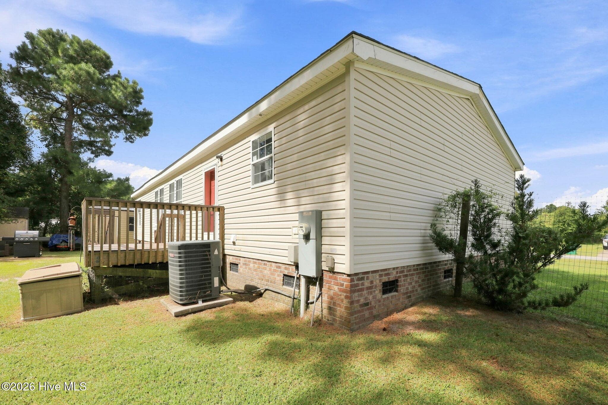 Manufactured Home at 206 Shipmans Pike, Jacksonville, NC 28546, photo 34 of 51