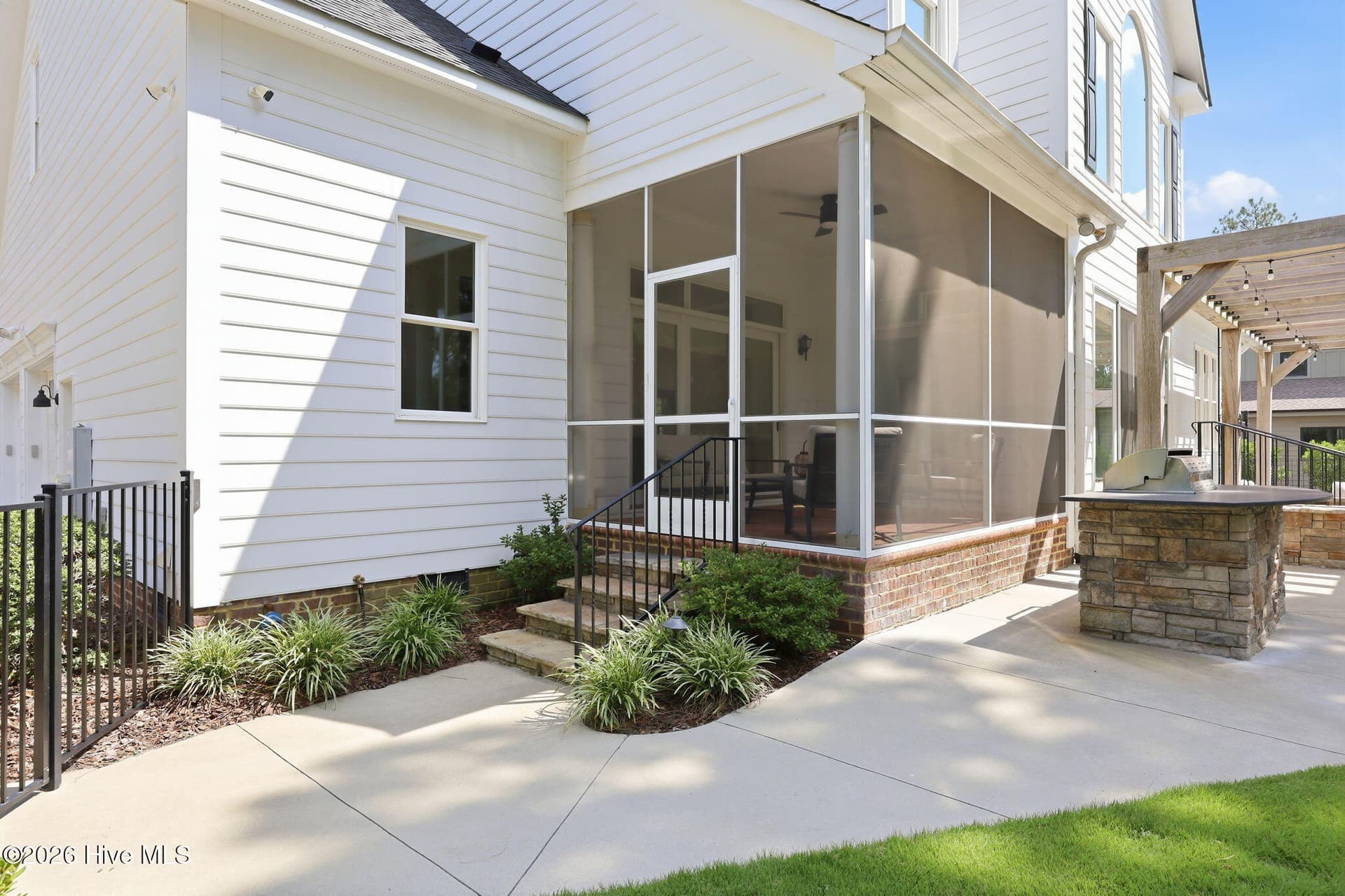 Rear screened porch - 102 Chesterfield Drive, Pinehurst, NC 28374