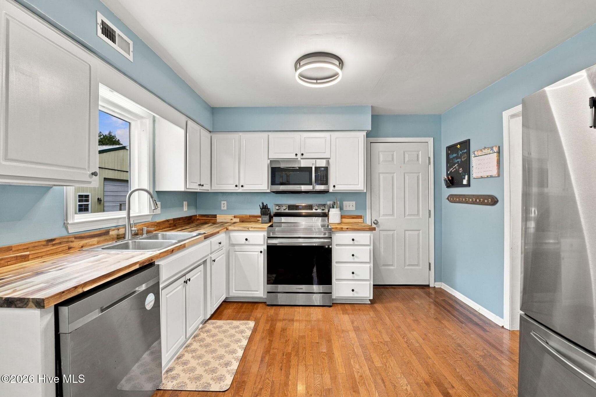 Single Family Residence at 203 Trolley Court, New Bern, NC 28560, photo 13 of 52