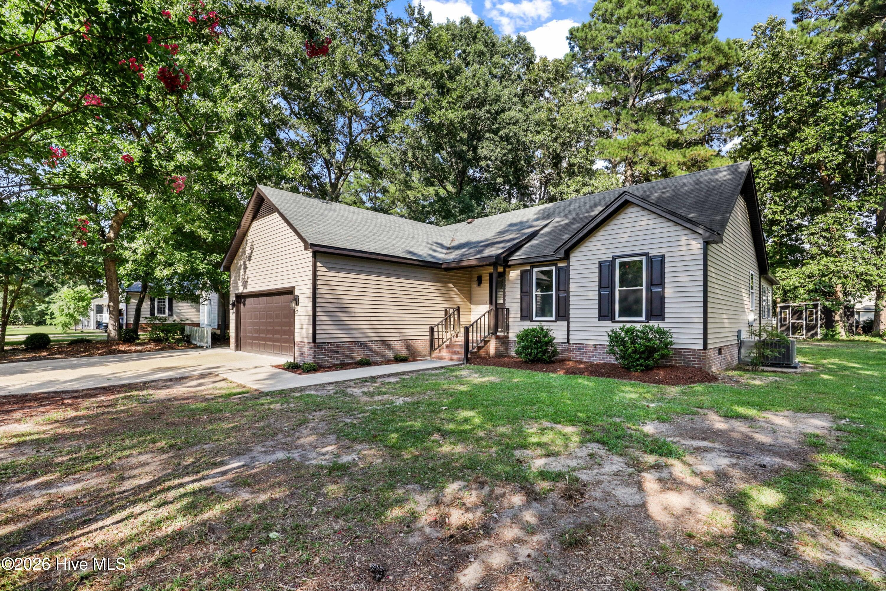 Single Family Residence at 202 N Pointe Drive, Goldsboro, NC 27530, photo 2 of 44