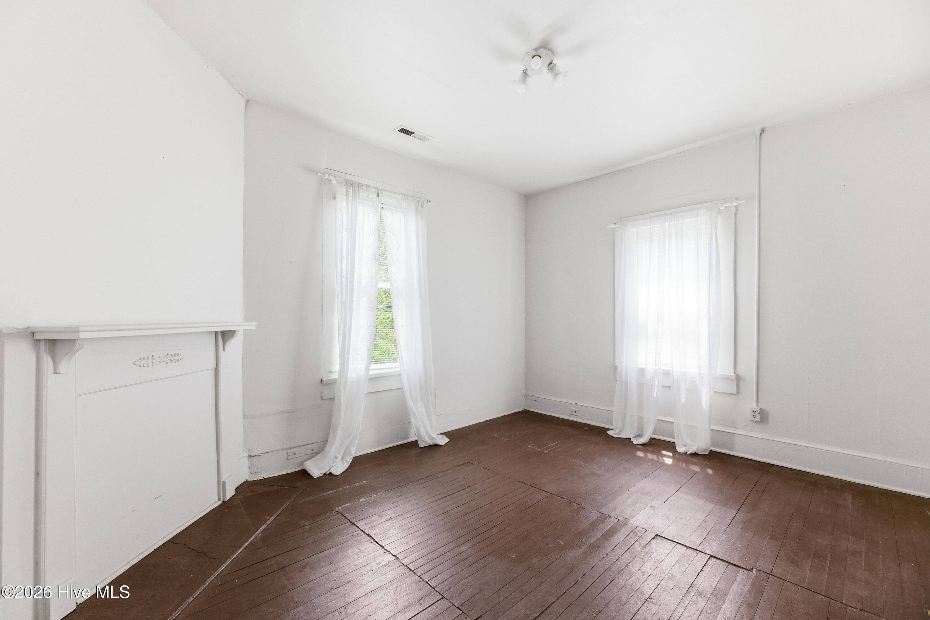 Duplex at 623 S 6th Street, Wilmington, NC 28401, photo 7 of 29